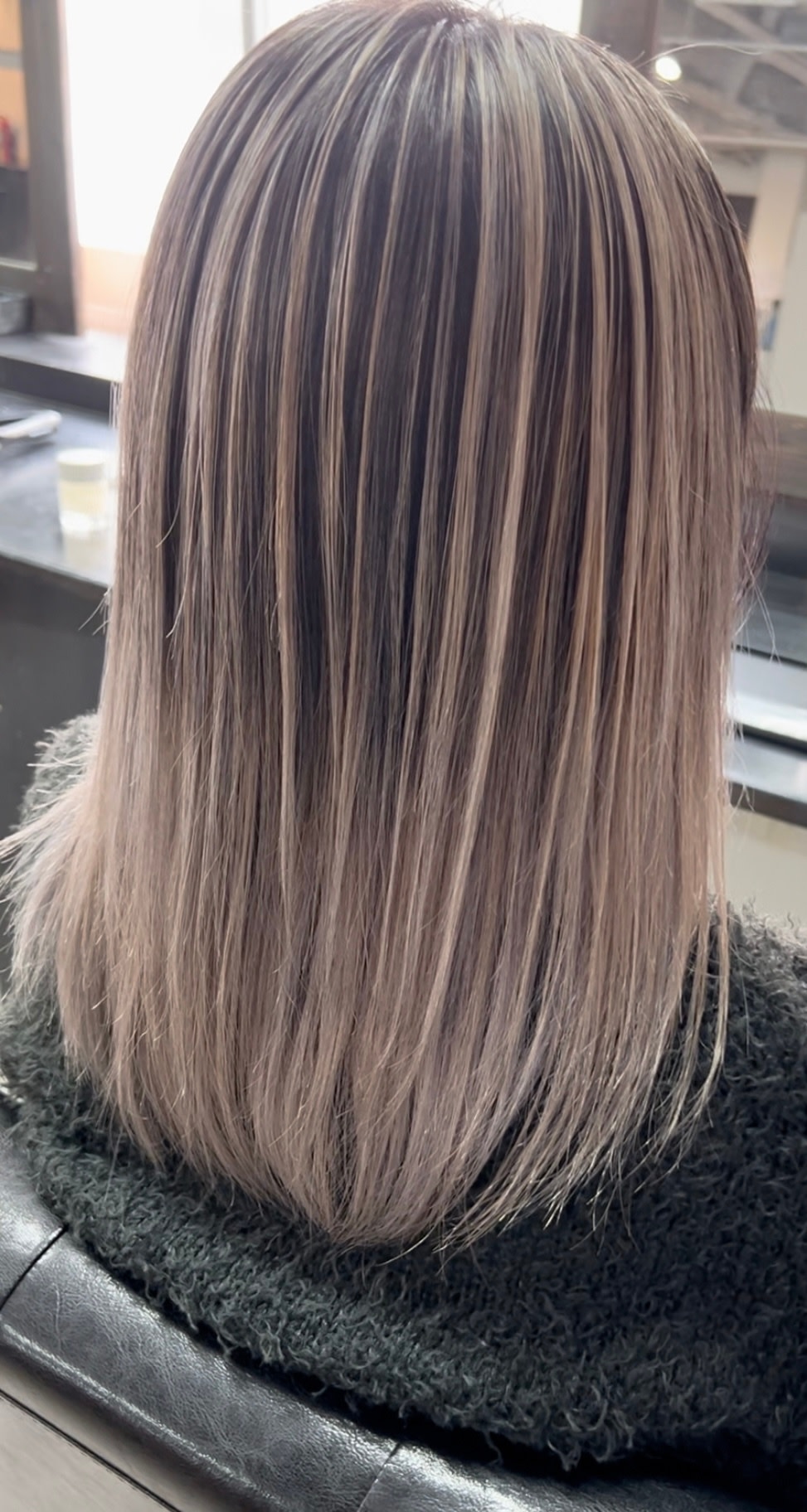 BUDDY BROWN【バディー ブラウン】のスタイル紹介。エアタッチバレイヤージュ