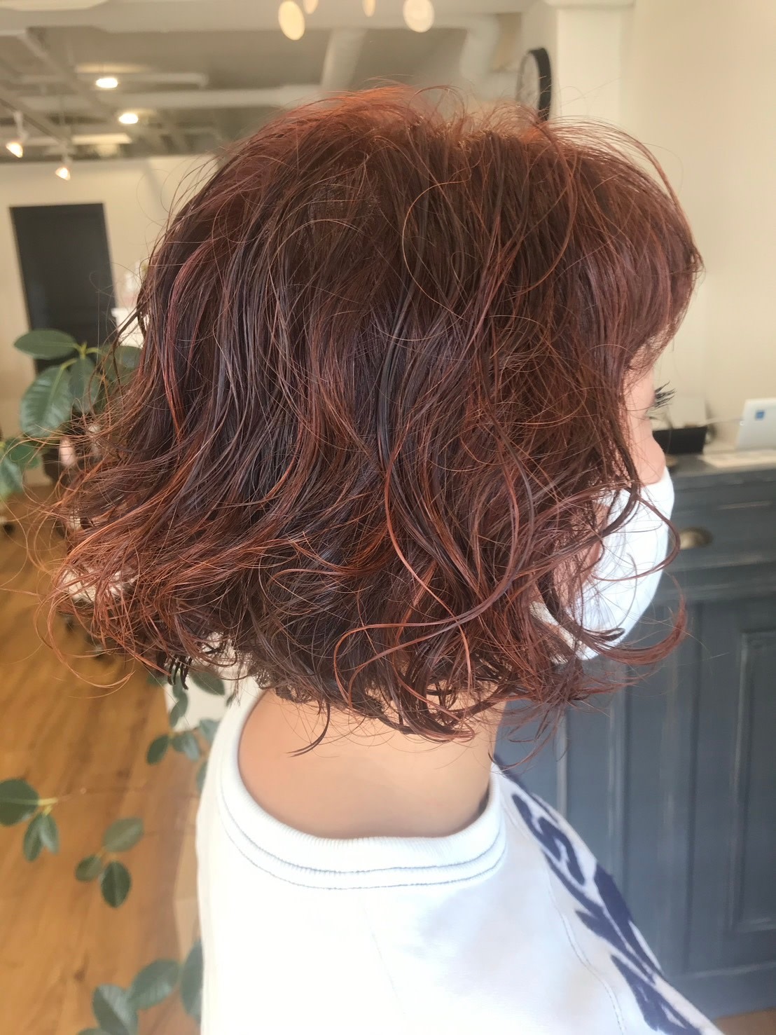 UNPEU【アンプー】のスタイル紹介。レッド×パーマ