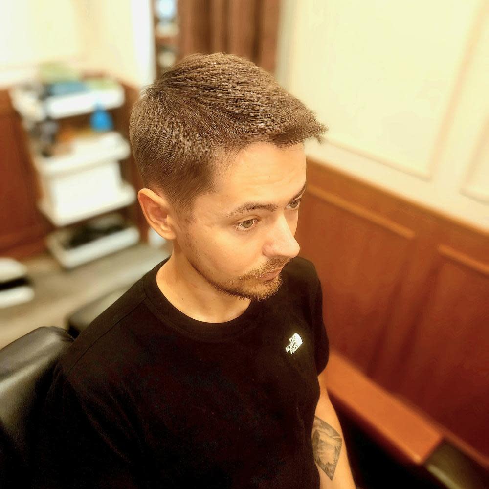 Y's BARBER GINZA LOUNGE【ワイズ バーバー ギンザ ラウンジ】のスタイル紹介。ショート