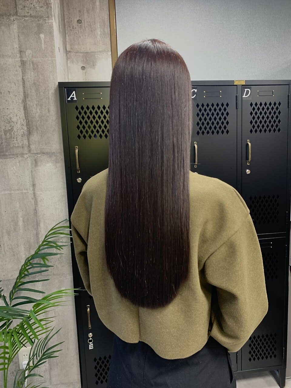 ambitious 新狭山【アンビシャス】【アンビシャス シンサヤマ】のスタイル紹介。☆サラ艶髪　美髪酸性ストレート
