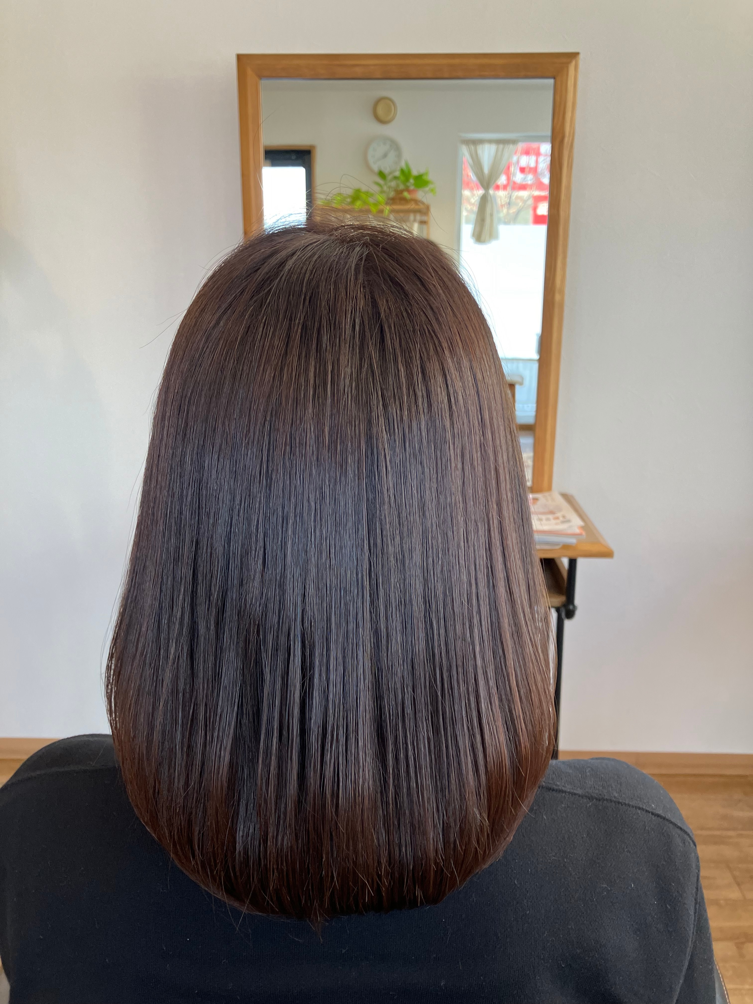 Hygge Coroico【ヒュッゲ コロイコ】のスタイル紹介。矯正毛でも極太コテを巻いて柔らかいカール感のあるスタイルに。