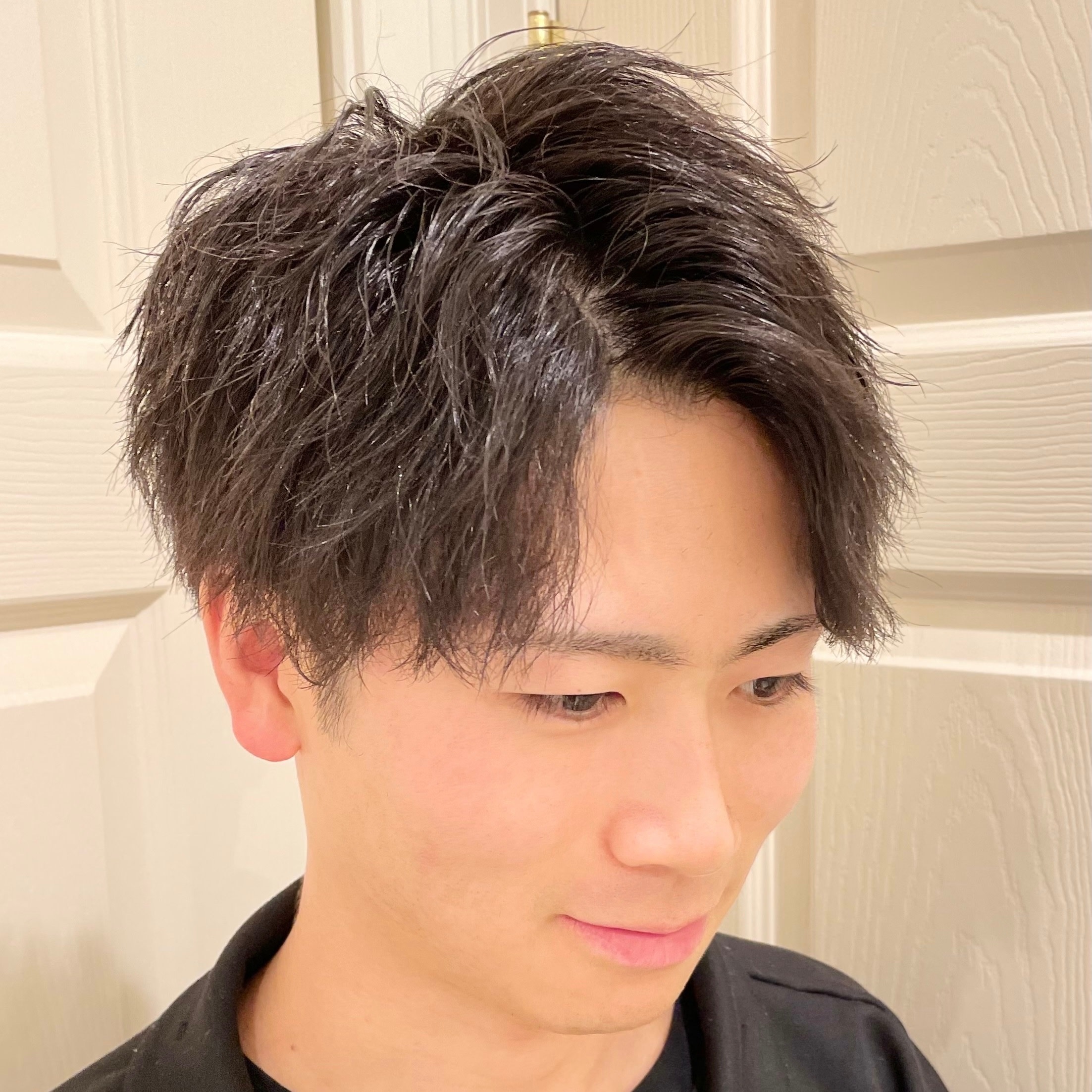 アットグラーロ名古屋大須店【アットグラーロナゴヤオオステン】のスタイル紹介。☆ソフトツイストパーマ風☆軽めセンターパート