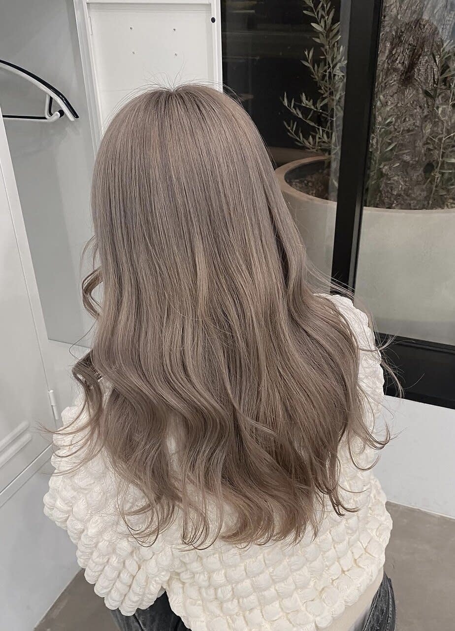 Nought etre 西金沢【ノート エートル ニシカナザワ】のスタイル紹介。ミルクティーカラー10代20代ブリーチ2回～ハイトーンカラー