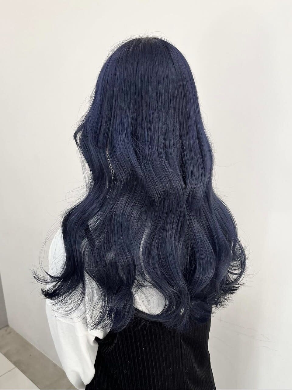 Nought etre 西金沢【ノート エートル ニシカナザワ】のスタイル紹介。20代30代顔まわりカット韓国ツヤカラーネイビーブルーブラッ