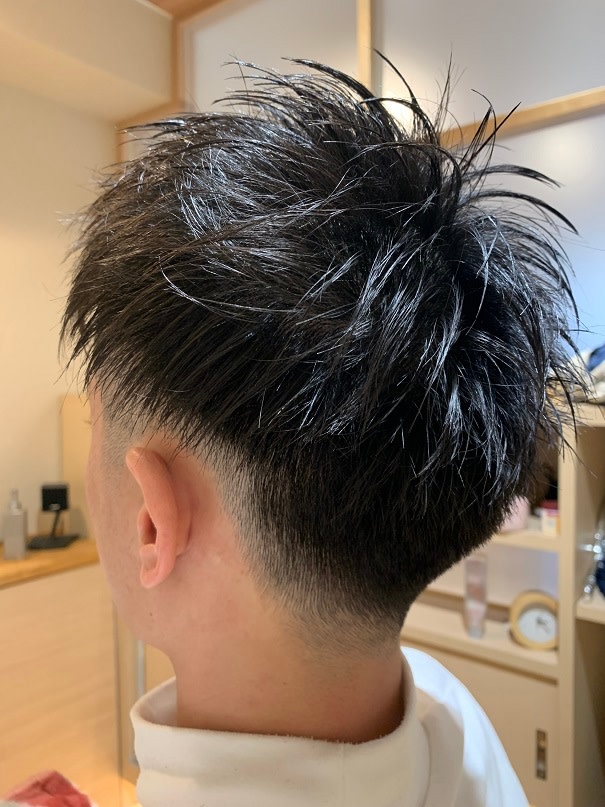 TOMOYUKI WORKS【トモユキワークス】のスタイル紹介。ミドルフェード・ツーブロ