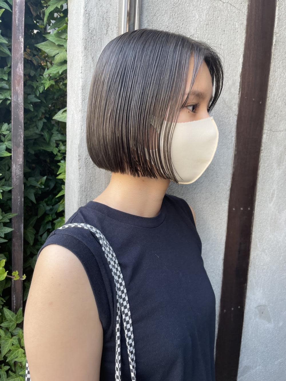 every【エヴリィ】のスタイル紹介。オリーブベージュとボブ