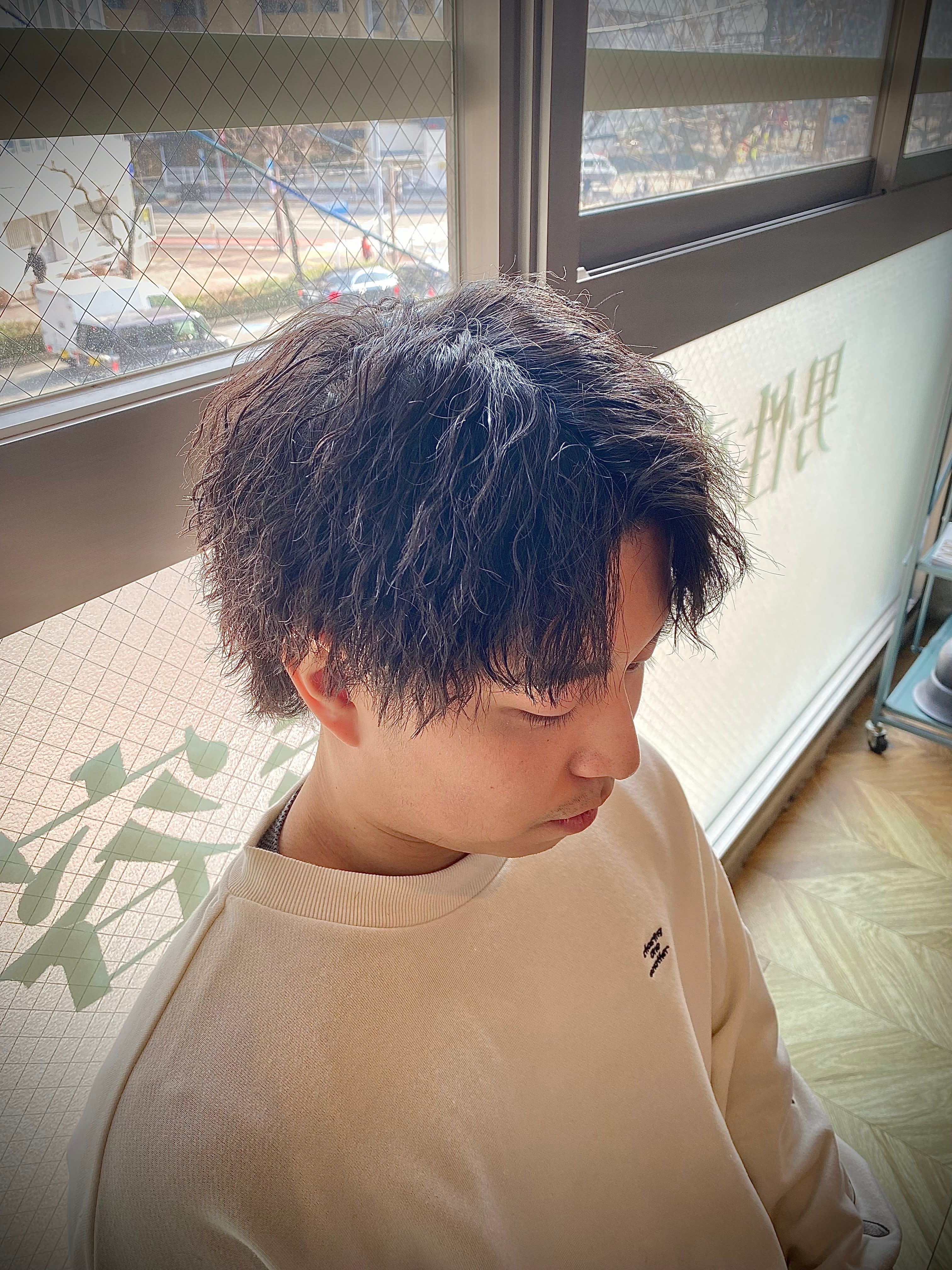 メンズサロン growth別府店【メンズサロングロウ】 メンズカット/メンズパーマ/眉毛【メンズサロン グロウ ベフテン メンズサロングロウ メンズカット メンズパーマ マユゲ】のスタイル紹介。ツイスト/センターパート/ワイルド