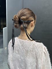 SALON MOGO OTSUKA【サロンモゴオオツカ】のスタイル紹介。結婚式/お呼ばれに◎リボン風カチモリアレンジ