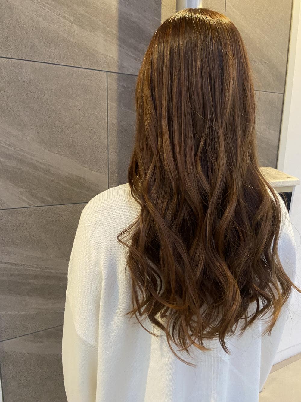 半個室型美容室 Sourire 馬出店【ハンコシツガタビヨウシツスーリールマイダシ】のスタイル紹介。ツヤ髪ロングスタイル☆