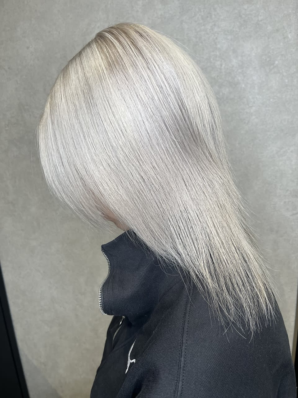 NEED hair【ニードヘアー】【ニードヘアー】のスタイル紹介。20代/30代/40代/50代/ブリーチ/ホワイトシルバー