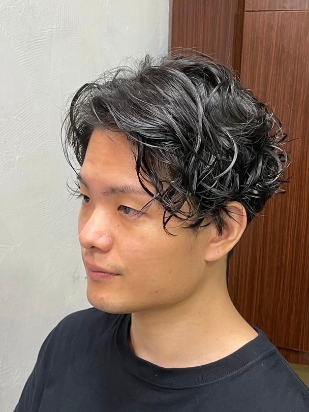 カミヤーズTokyo恵比寿店【カミヤーズトウキョウエビステン】のスタイル紹介。ツーブロックパーマスタイル