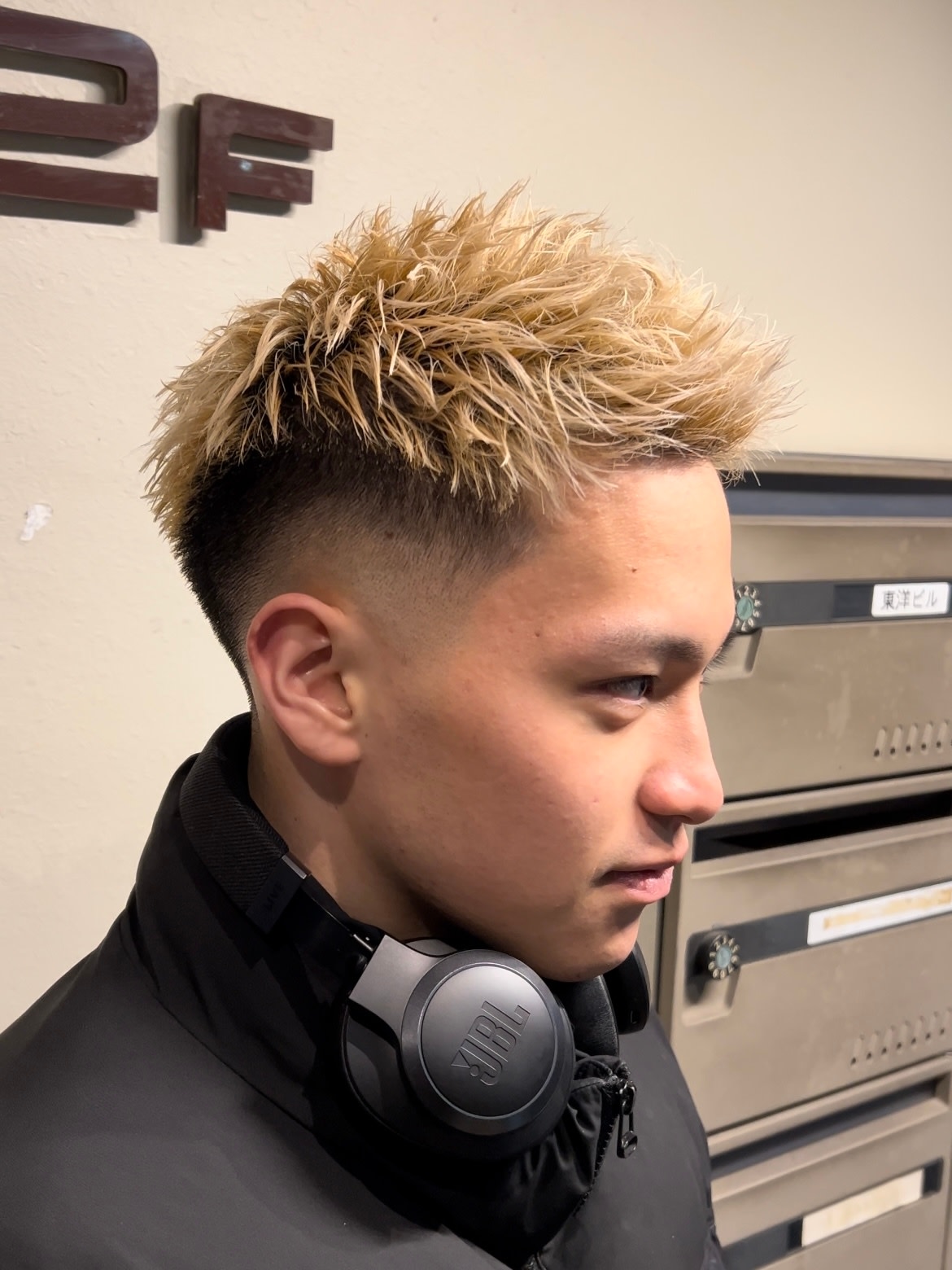 Million Bucks 神田店【ミリオンバックスカンダテン】のスタイル紹介。スキンフェード/ジェットモヒカン