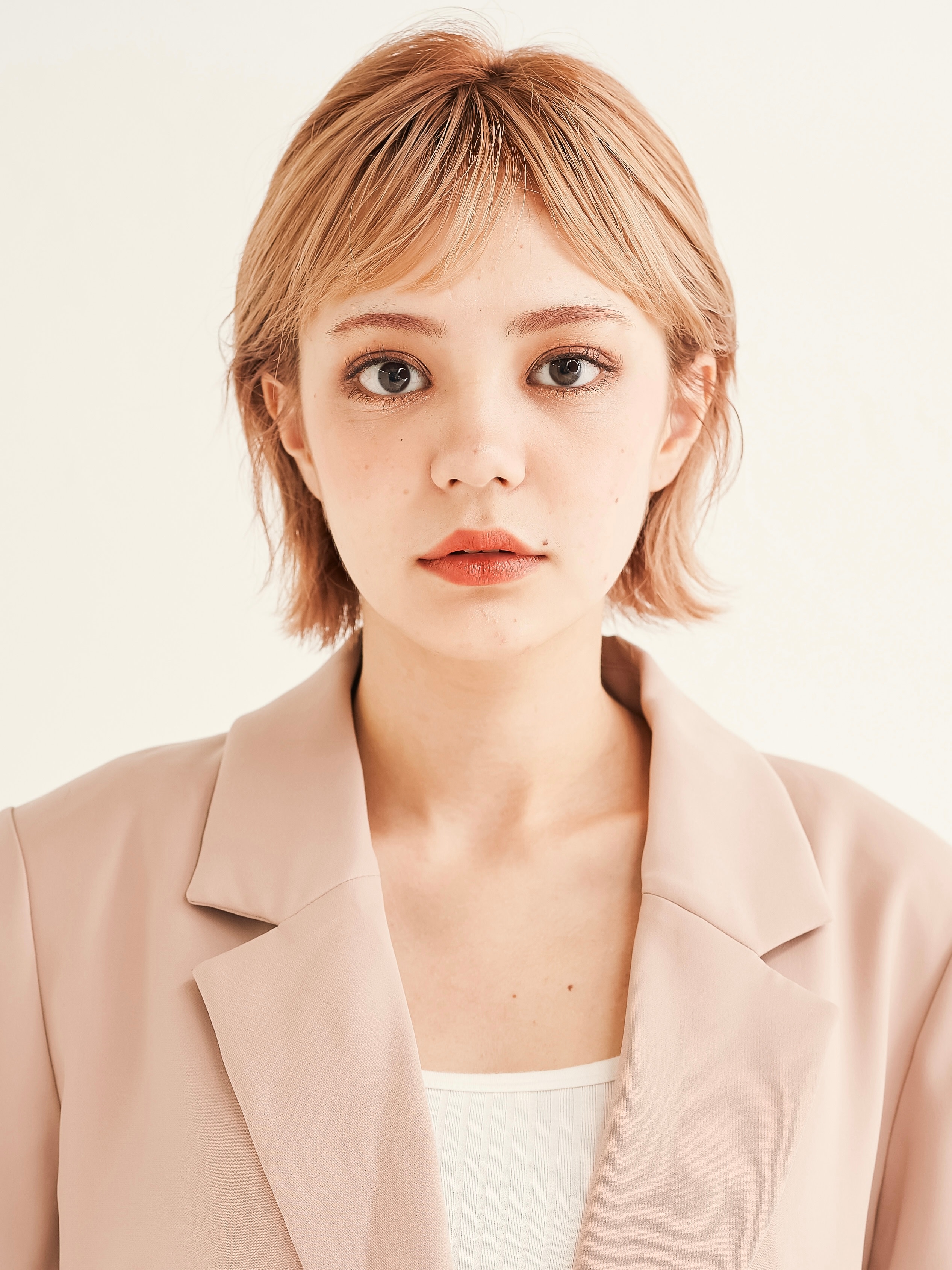 enntaku 新宿 【エンタク新宿】【エンタクシンジュク】のスタイル紹介。ショートボブ × ハイトーン