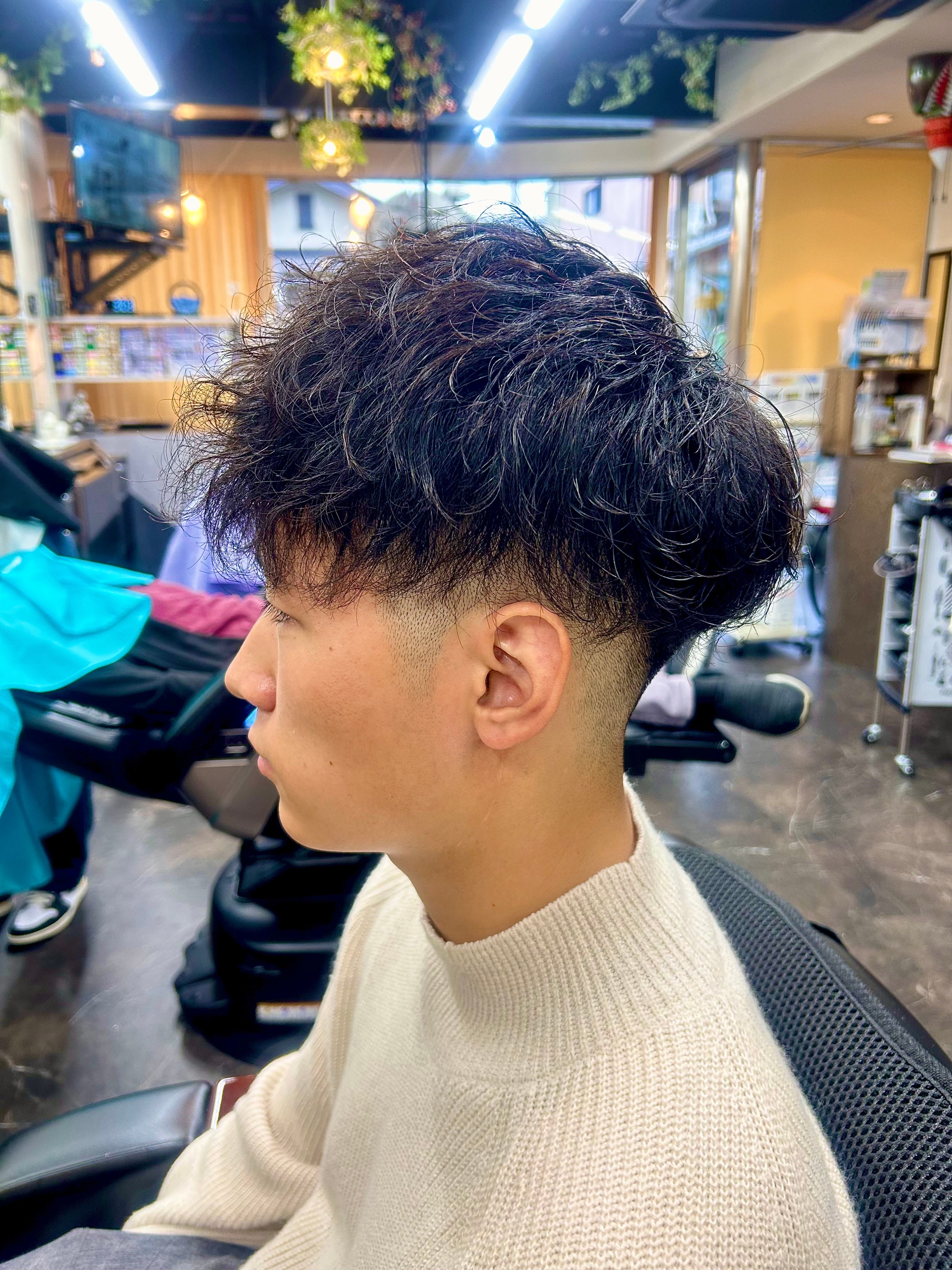 hair/esthe GlanzEsse【ヘアーエステ グランツエッセ】のスタイル紹介。緩めツイストスパイラルパーマ