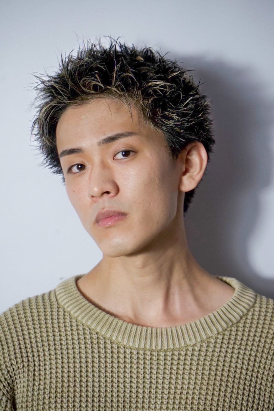 ヒロ銀座 BARBER SHOP 新宿店【ヒロギンザバーバーショップシンジュクテン】のスタイル紹介。ハイトーンスパイキーショート