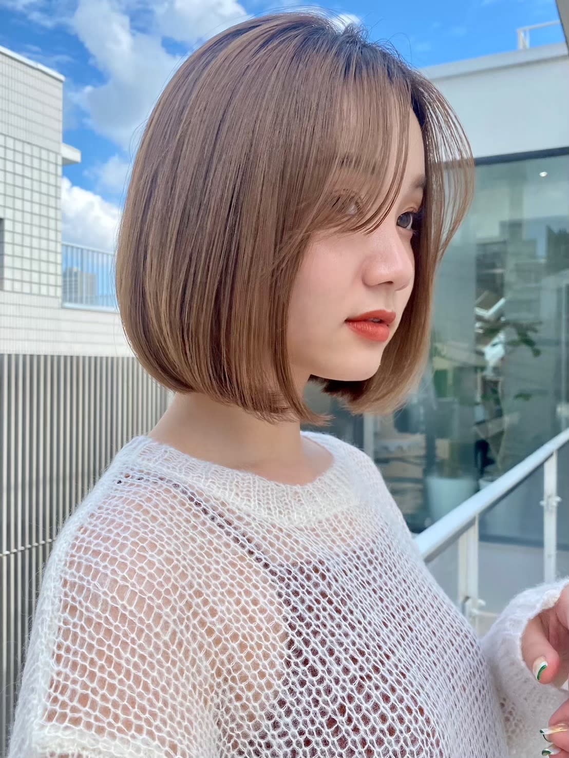 Lond BOY 表参道【ロンド ボーイ】【ロンド ボーイ オモテサンドウ】のスタイル紹介。イメチェン外ハネボブワイドバングホワイトブロンド韓国