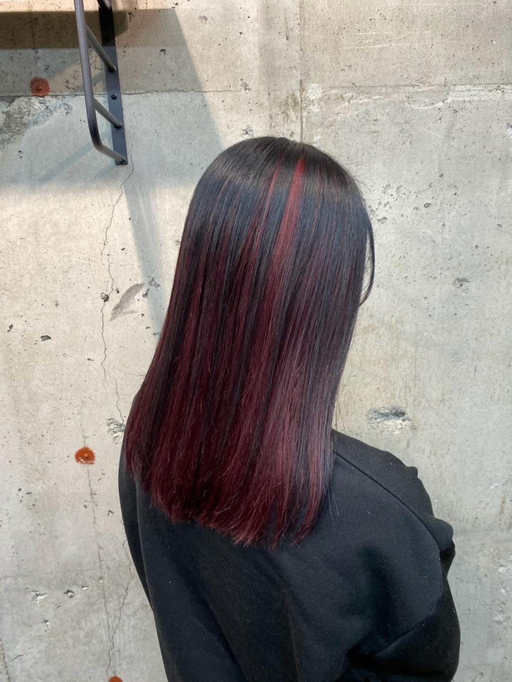 DISCO HAIR bello【ディスコヘアー ベッロ】のスタイル紹介。ボルドーがかわいいアンブレラカラー