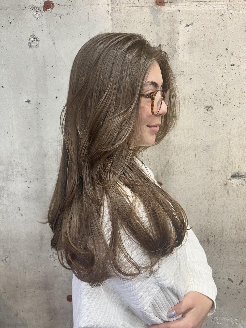 DISCO HAIR bello【ディスコヘアー ベッロ】のスタイル紹介。海外girlのレイヤースタイル