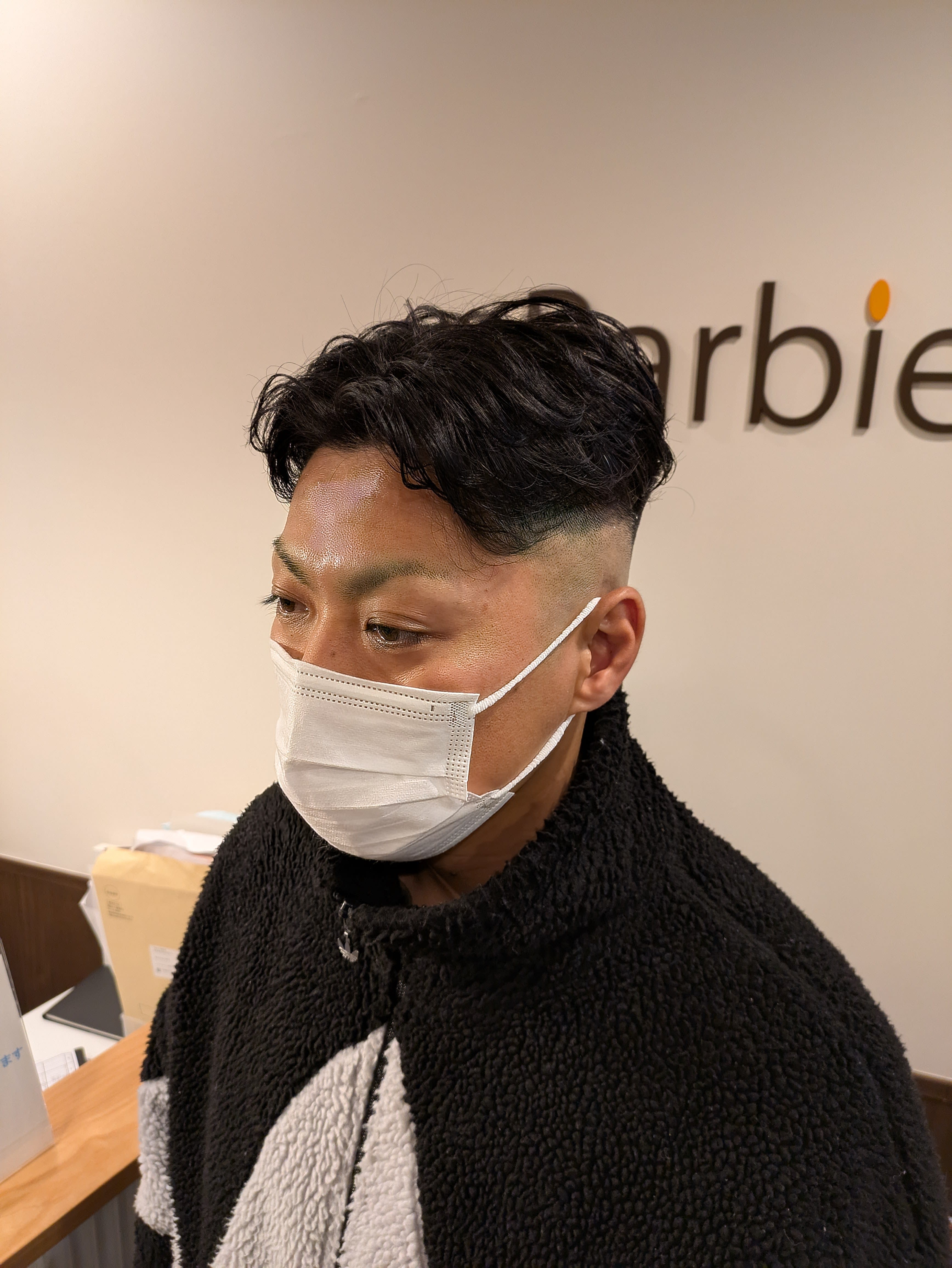 ヘアサロン大野 Barbier店【ヘアサロンオオノバルビエ】のスタイル紹介。ナチュラルパーマ×スキンフェードスタイル