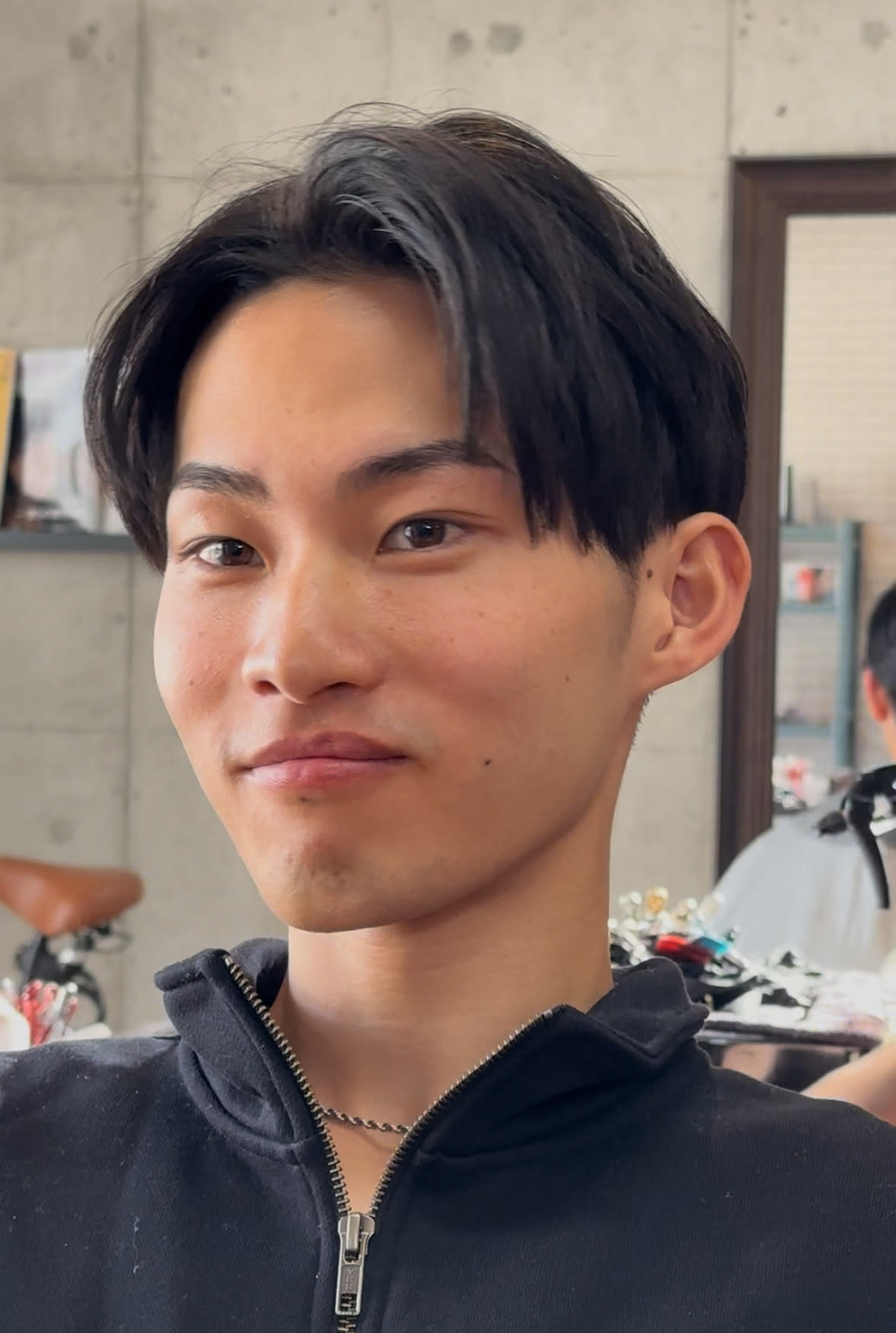 メンズサロン growth別府店【メンズサロングロウ】 メンズカット/メンズパーマ/眉毛【メンズサロン グロウ ベフテン メンズサロングロウ メンズカット メンズパーマ マユゲ】のスタイル紹介。センターパート＋眉パーマ