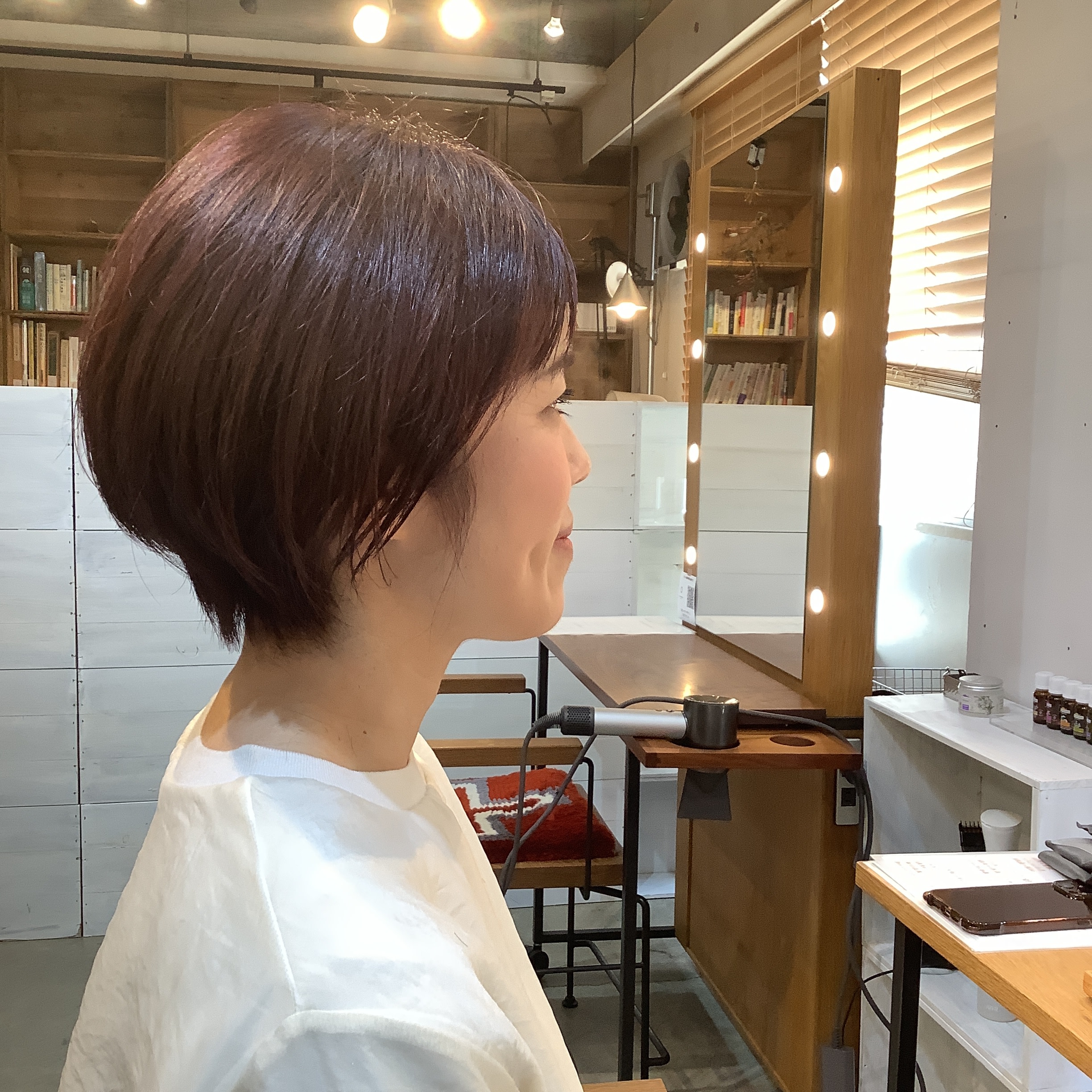 COMMON hair design【コモン ヘアー デザイン】【コモン ヘアー デザイン】のスタイル紹介。ふんわり丸みシルエットの美フォルムショート