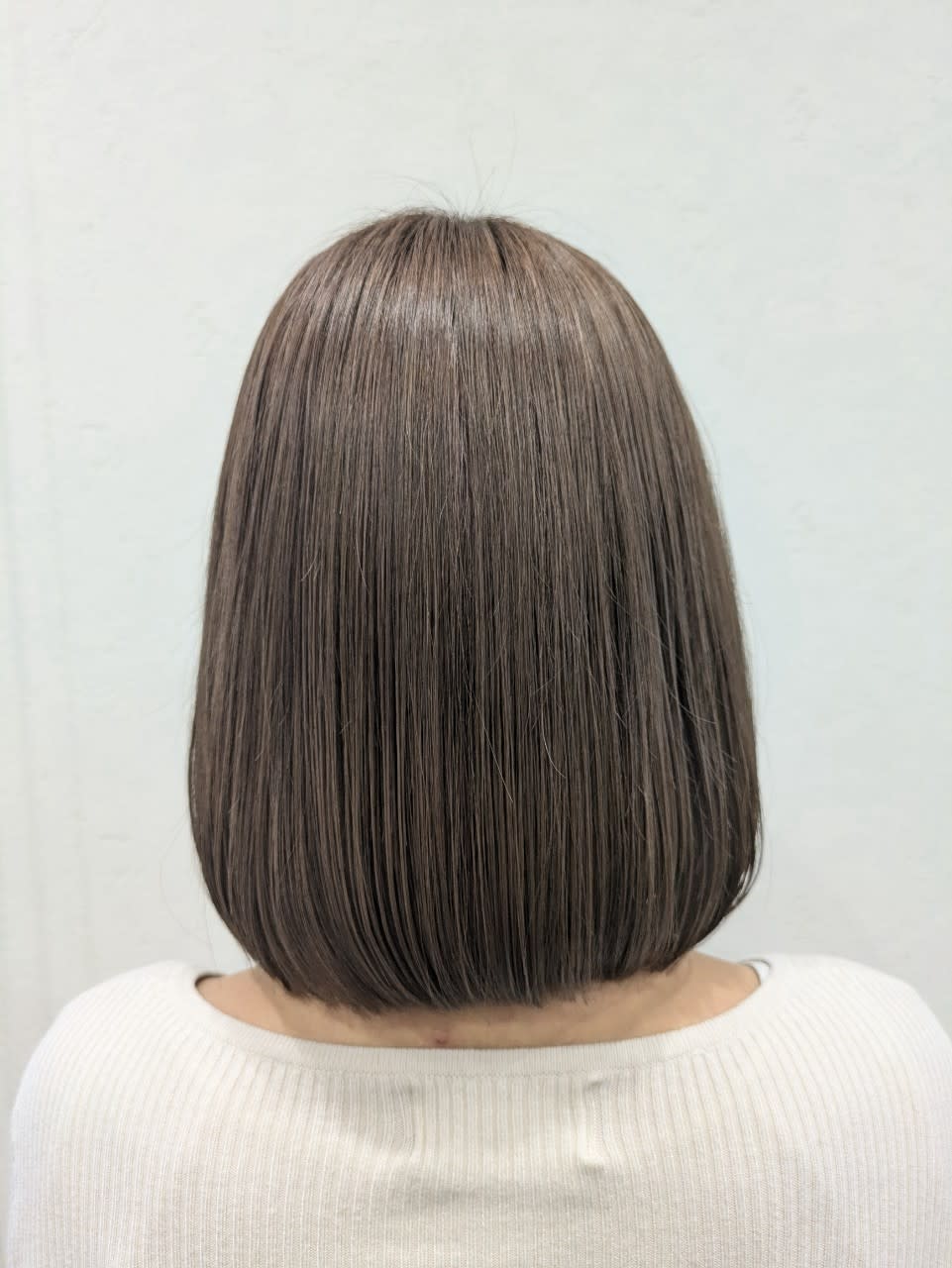 LiL【リル】のスタイル紹介。ボブスタイル/イルミナカラー