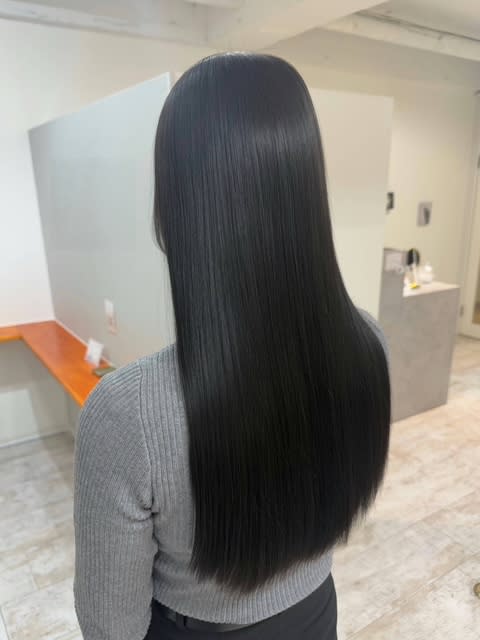 PiLLon心斎橋/韓国/ブリーチ/ダブルカラー/髪質改善ストレート/トリートメント【ピヨン】のスタイル紹介。◎ブリーチなしオリーブカラー