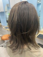 Anphi神奈川新町【アンフィ　カナガワシンマチ】のスタイル紹介。ソフトウルフ風☆ミディアムレイヤー＆カーキアッシュ