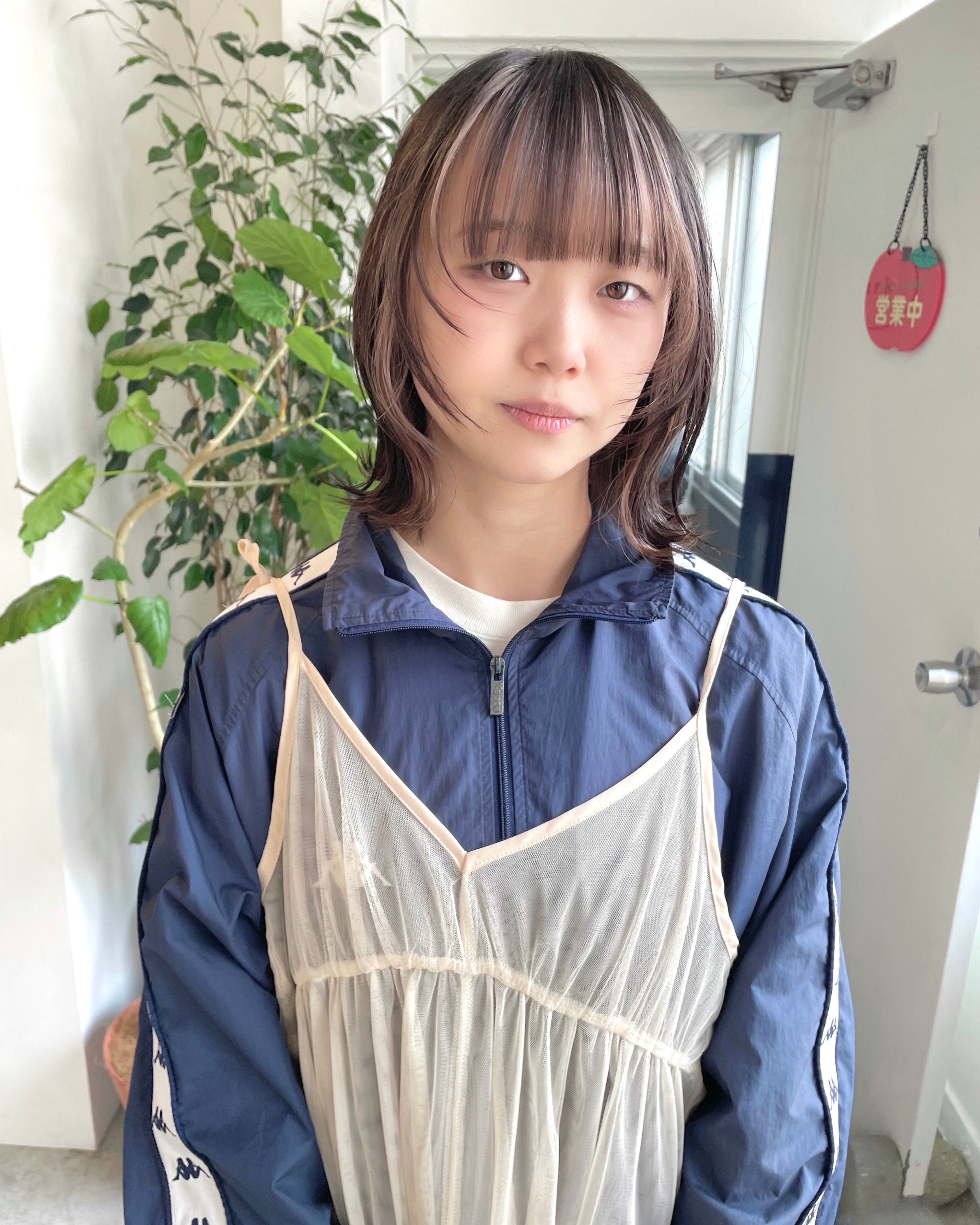 Anjeriina【アンジェリーナ】のスタイル紹介。ウルフレイヤーカット