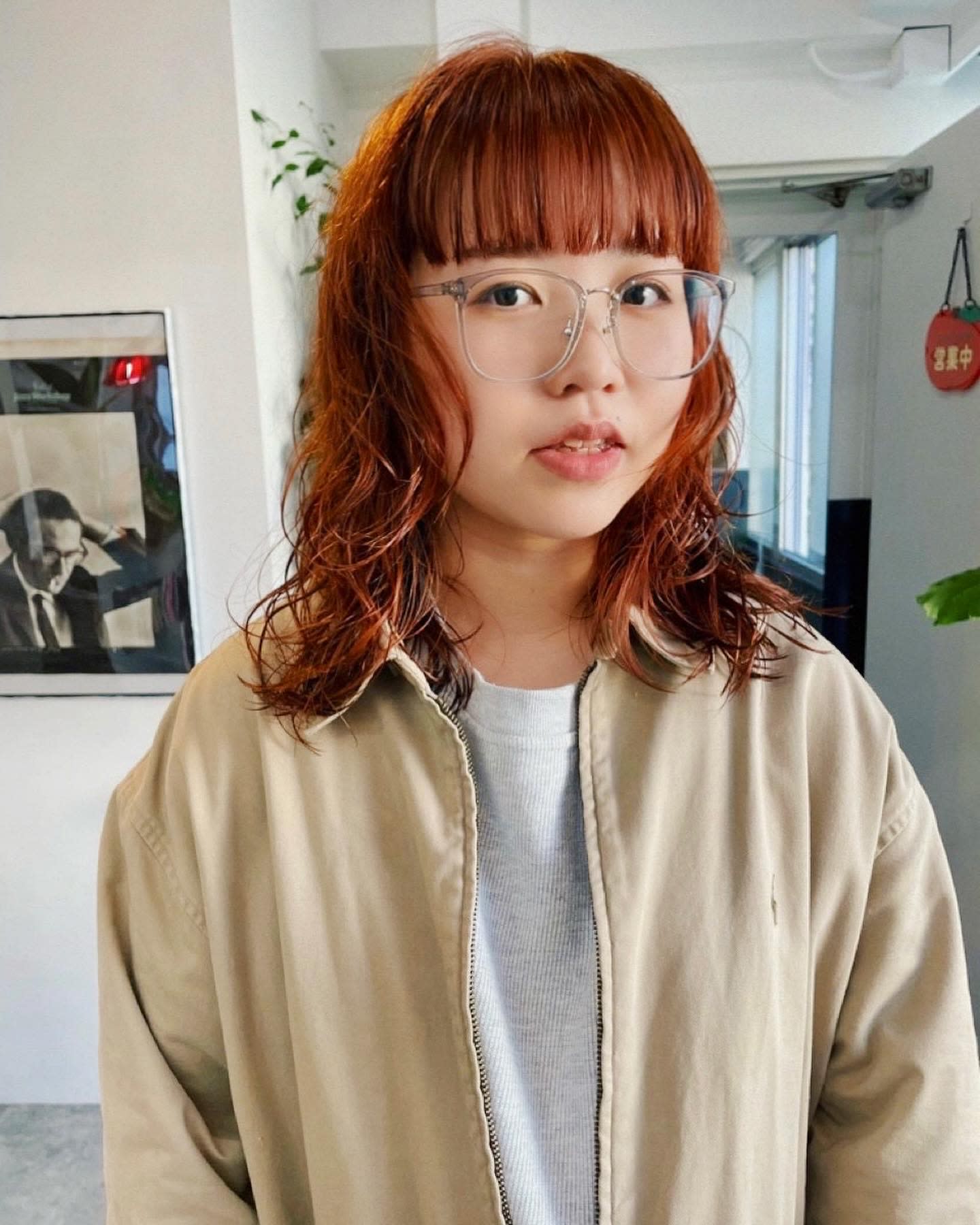 Anjeriina【アンジェリーナ】のスタイル紹介。オレンジブラウン、ゆるパーマ
