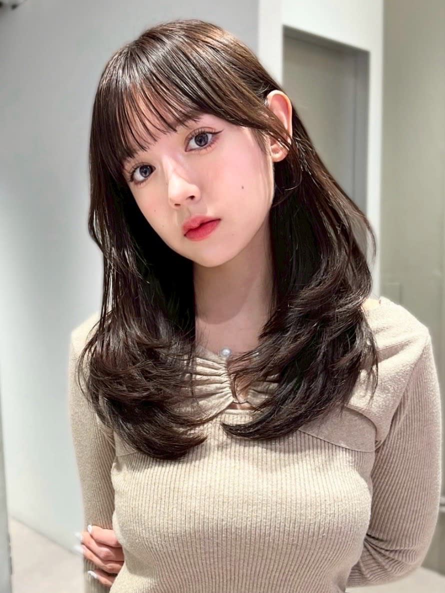 MINX OVER【ミンクスオーバー】のスタイル紹介。韓国ヘア/レイヤーカット/髪質改善/顔まわりカット/縮毛矯正