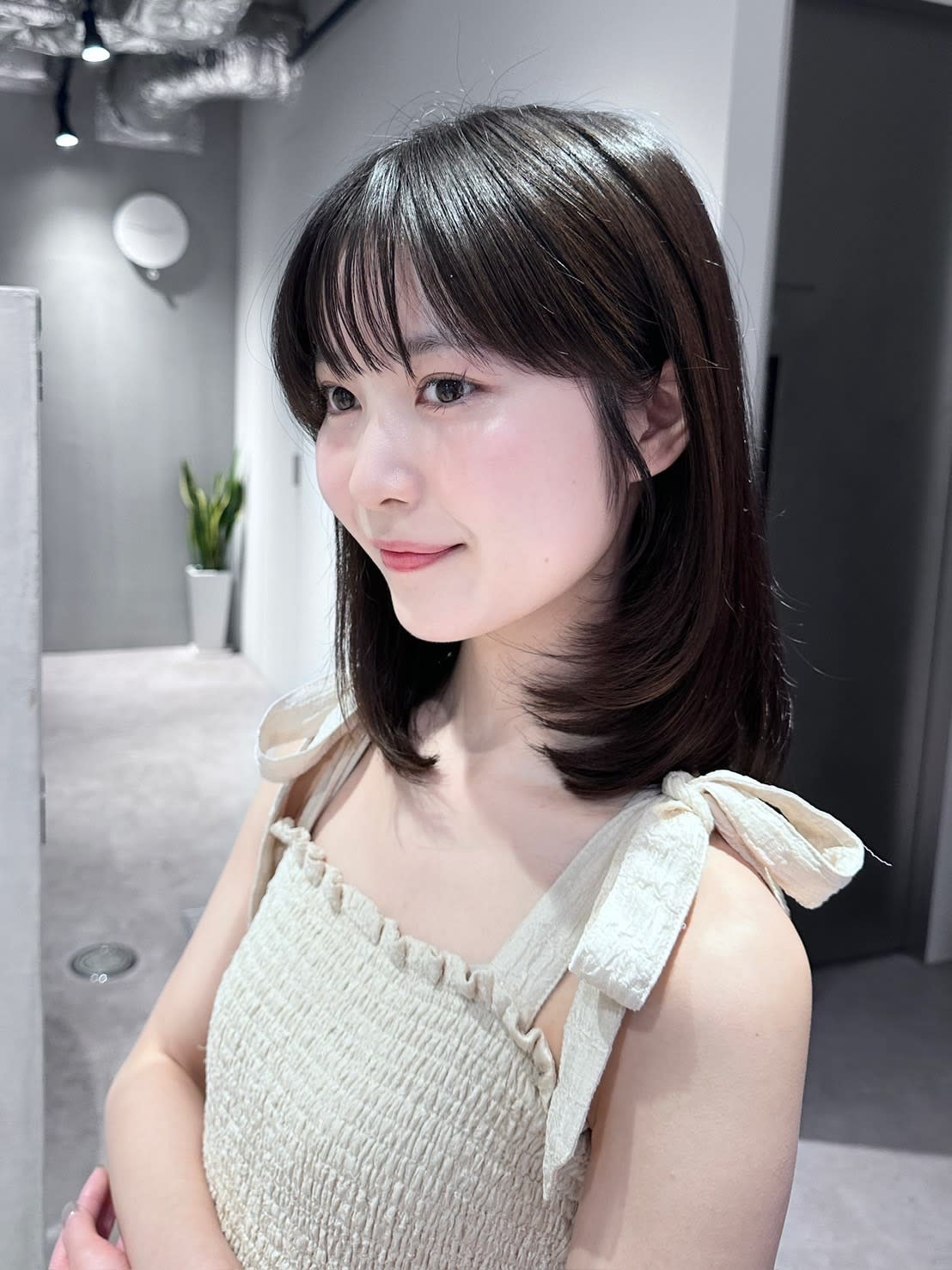 MINX OVER【ミンクスオーバー】のスタイル紹介。ミディアムレイヤー