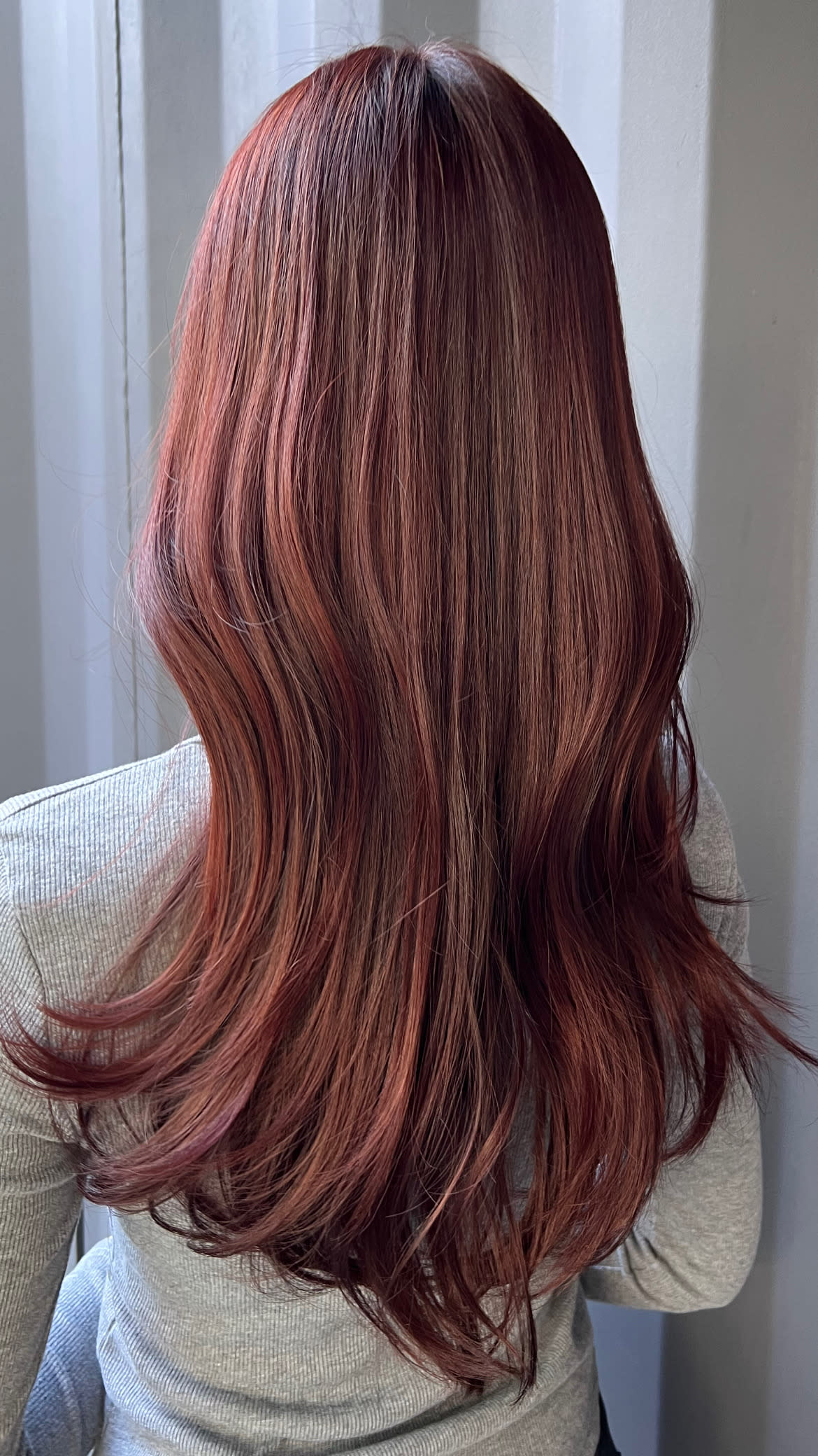 G.N.M GUNHEE&MUJIN（旧：GUNHEE TOKYO【ゴニ トウキョウ】）【ジーエヌエム ゴニアンドムジン】のスタイル紹介。暖かい季節におススメ！『オレンジレッドカラー』×レイヤー