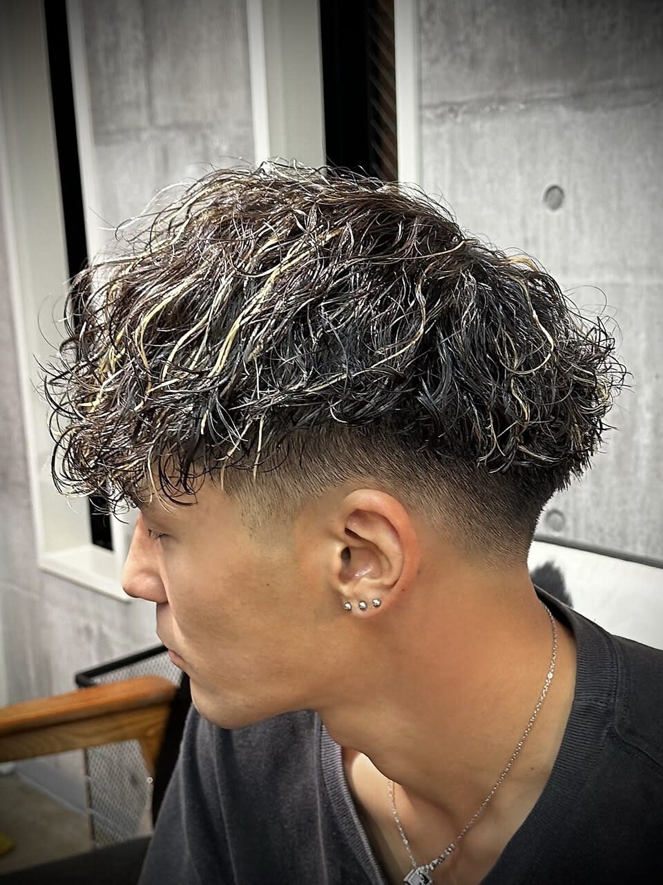 MENIN MEN'S SALON【メイン メンズサロン】のスタイル紹介。スペインカール