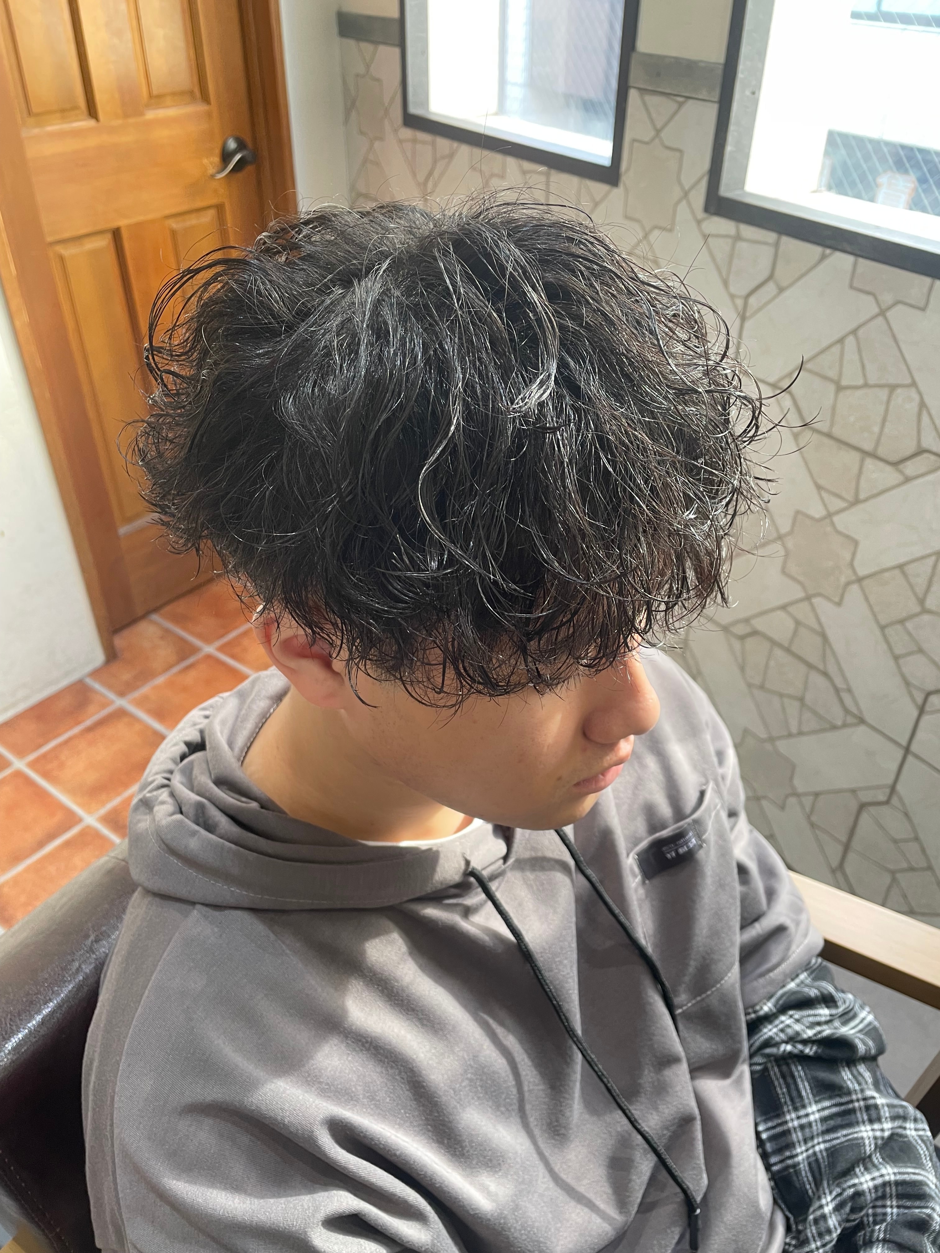 全席個室美容室 DEFI上野 髪質改善&トリートメント【ゼンセキコシツビヨウシツデフィウエノカミシツカイゼンアンドトリートメント】のスタイル紹介。波巻きパーマ