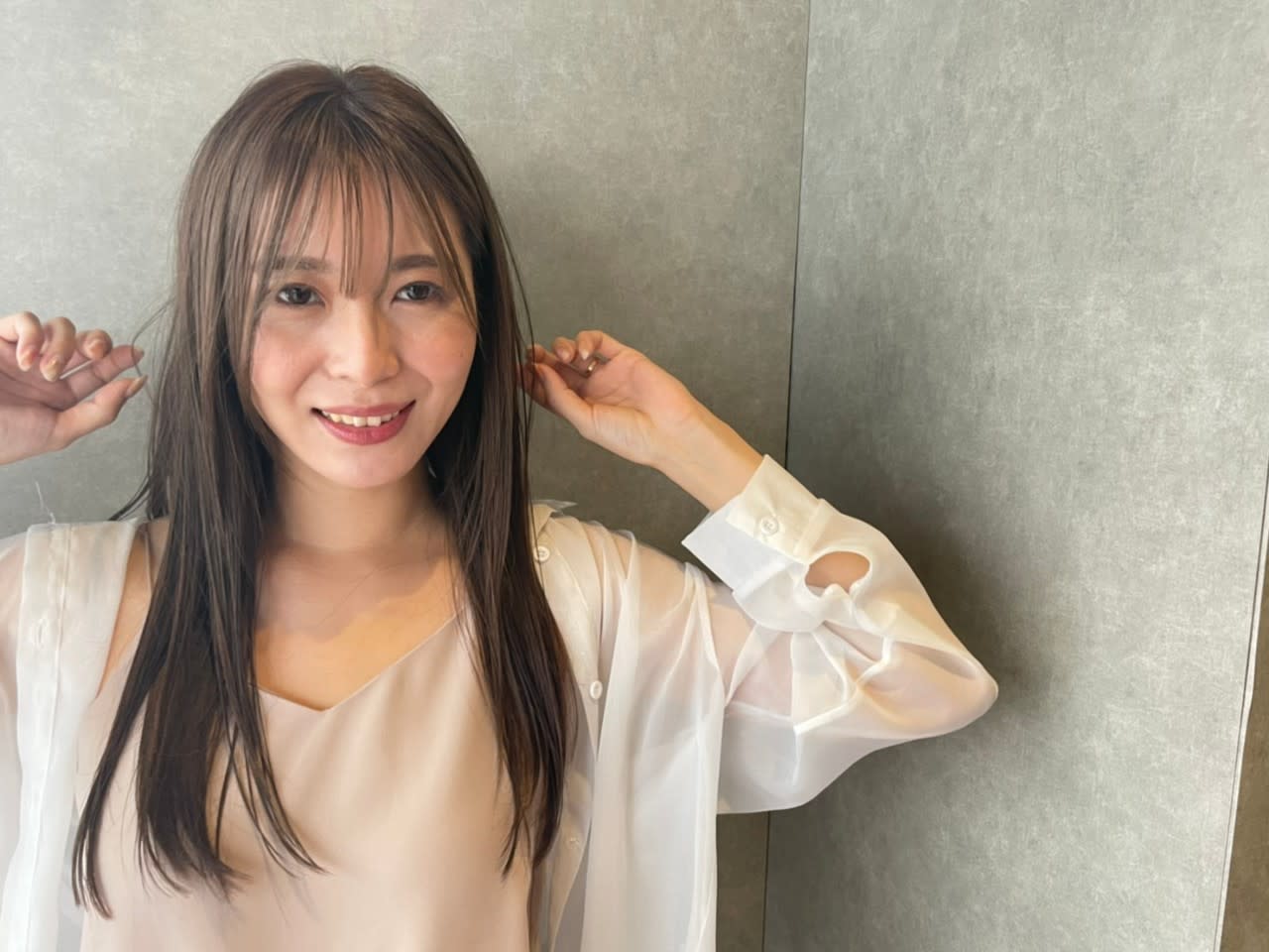 ECLART Lumi 千葉駅前店【エクラートリュミ チバエキマエテン】のスタイル紹介。シースルーバング×グレージュカラー