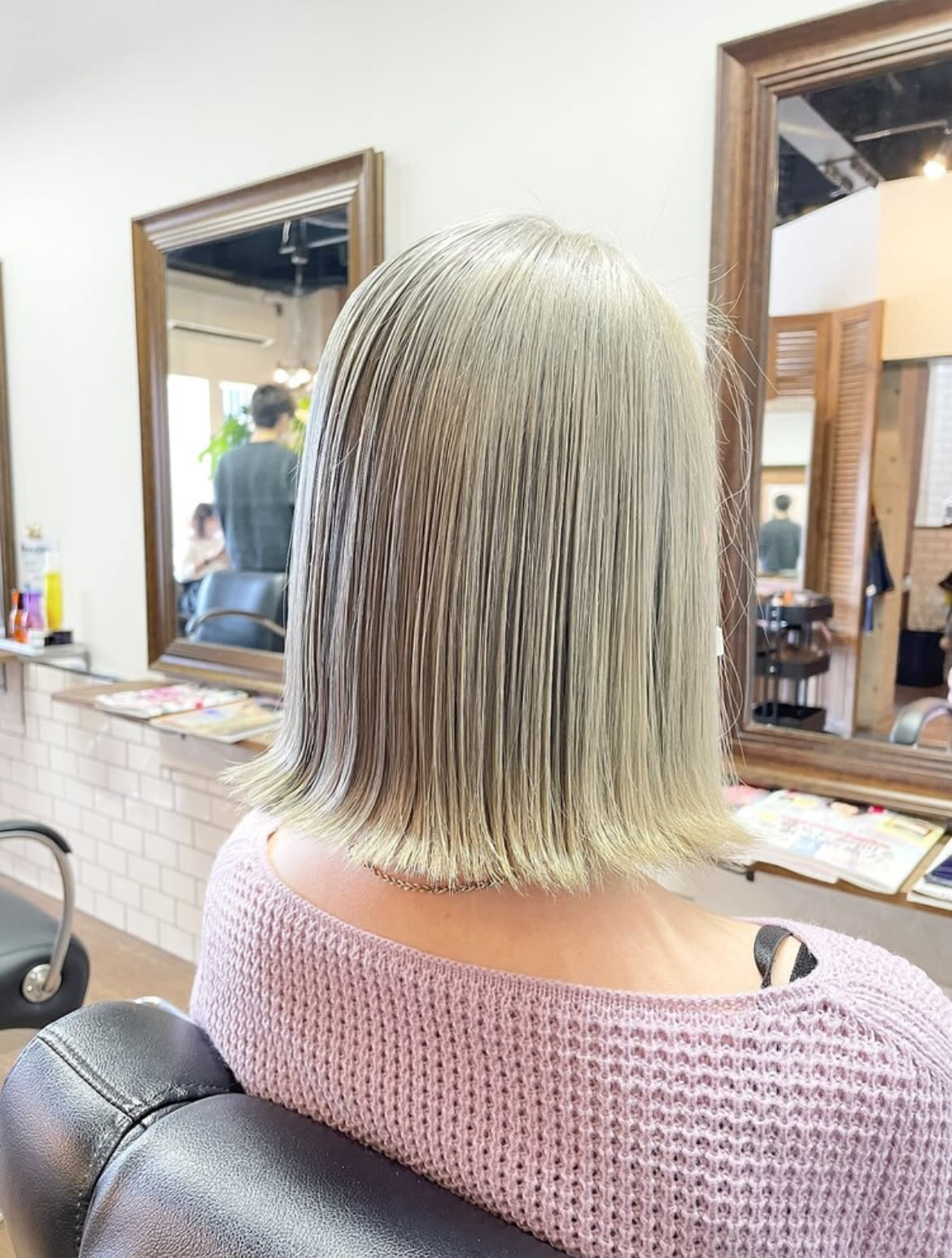 BARNEYS　HAIR【バーニーズヘアー】のスタイル紹介。ハイトーンカラー