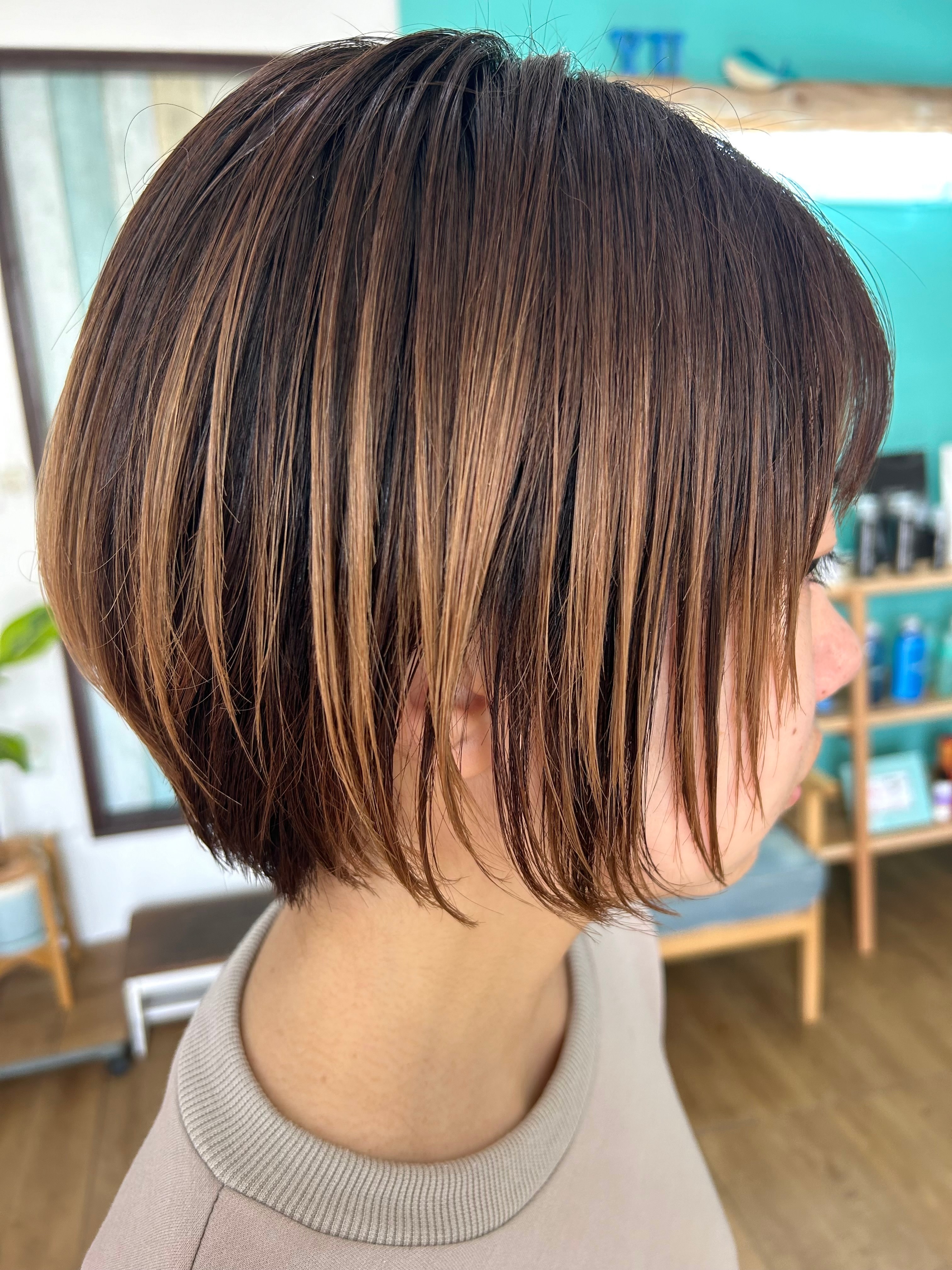 Yu hair design【ユウヘアデザイン】のスタイル紹介。レイヤーショートボブ