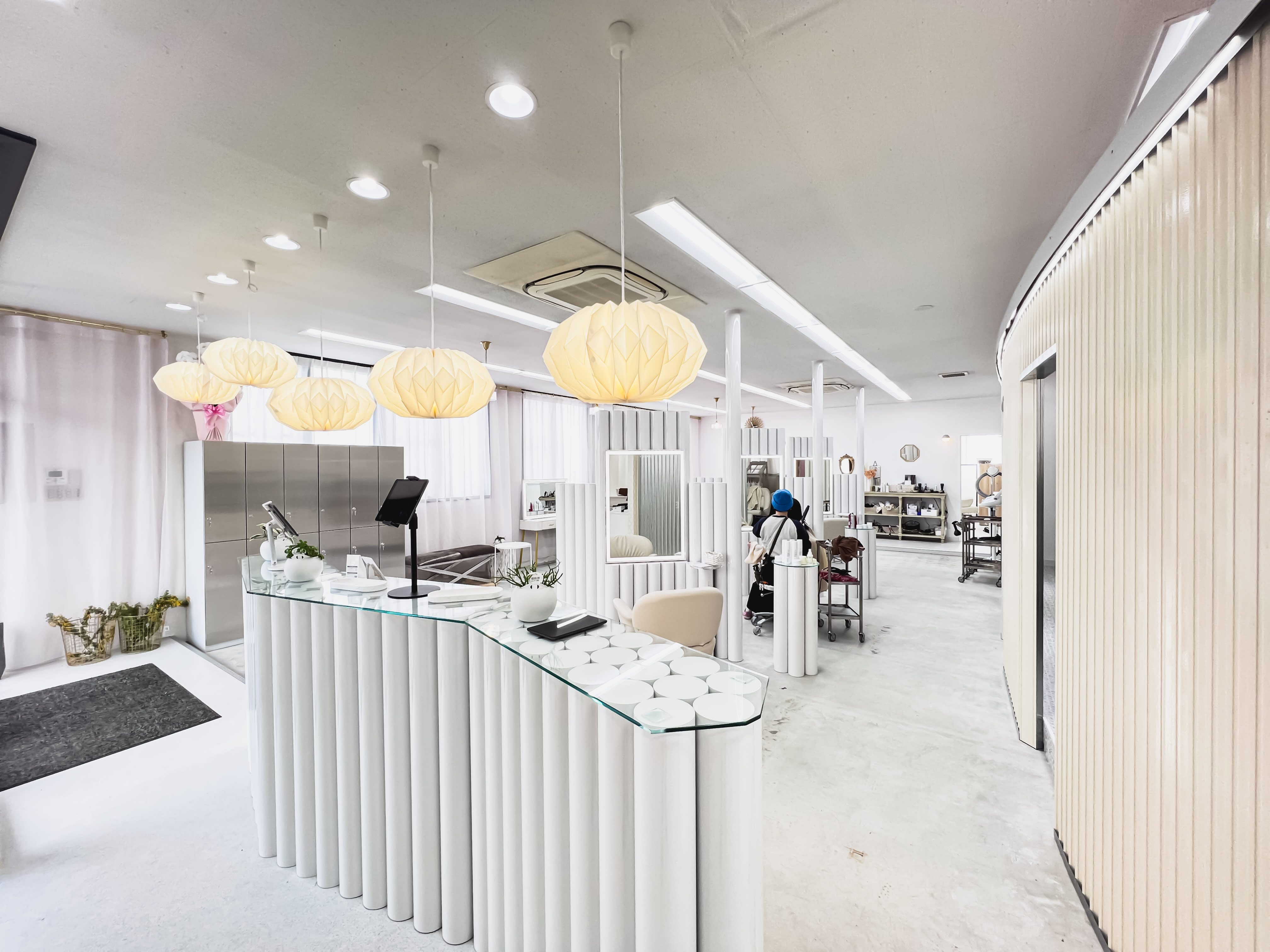ブリーチダブルカラー×白髪ぼかしハイライト韓国ヘアサロンHair&Make YUIMARL 岡山店のアイキャッチ画像