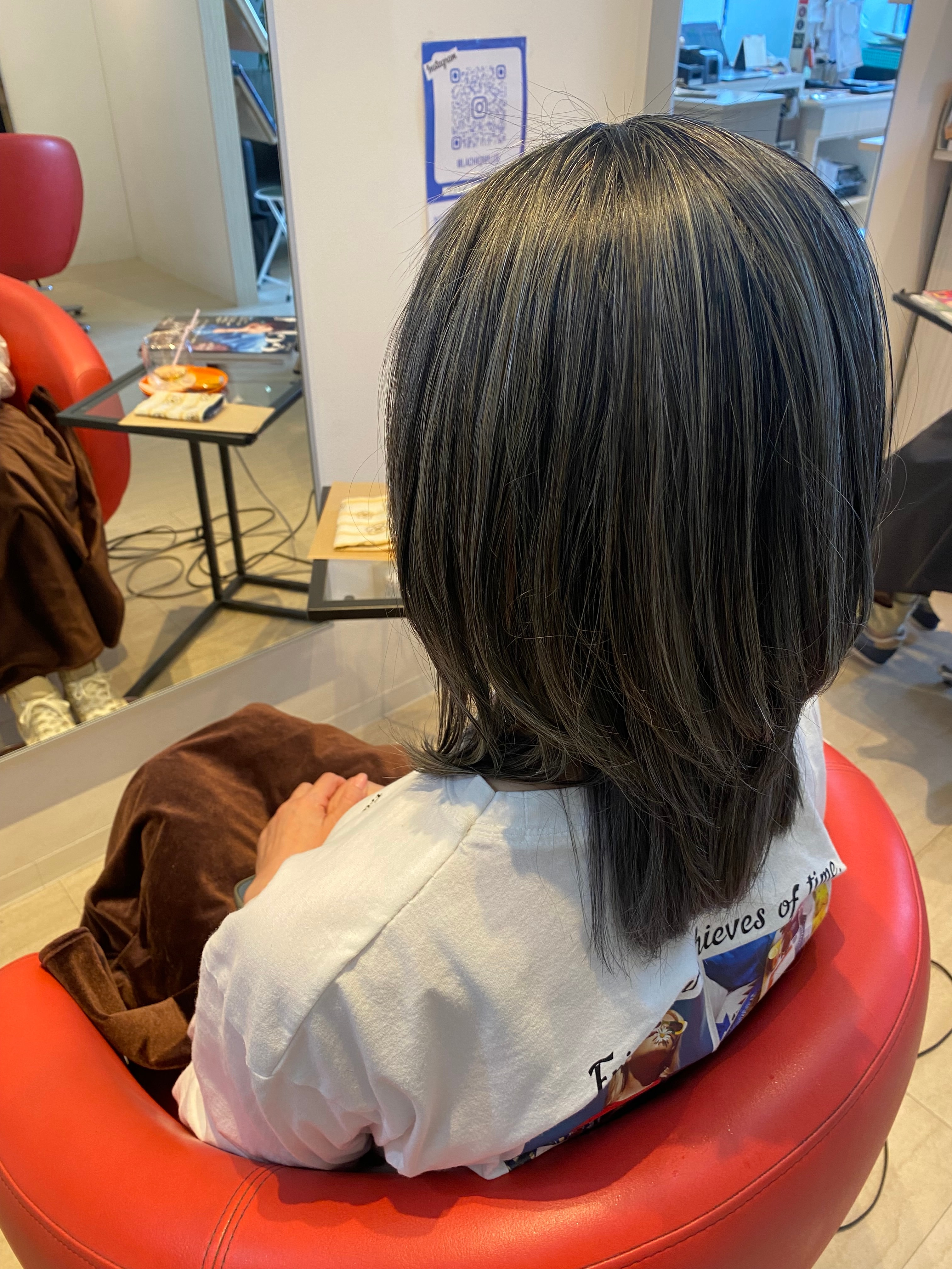 hair resort lachiq R+【ヘアーリゾート ラシック アールプラス】【ヘアーリゾート ラシック アールプラス】のスタイル紹介。白髪ぼかしハイライト/デザインカラー