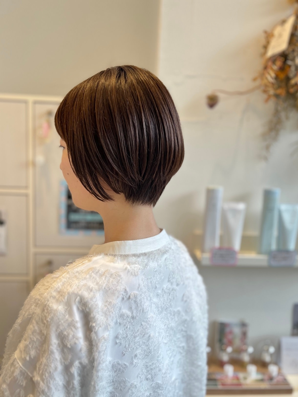 Bio-Top NISSHIN【ビオ トープ ニッシン】のスタイル紹介。【ショートボブ】襟足スッキリショート/ブラウンカラー
