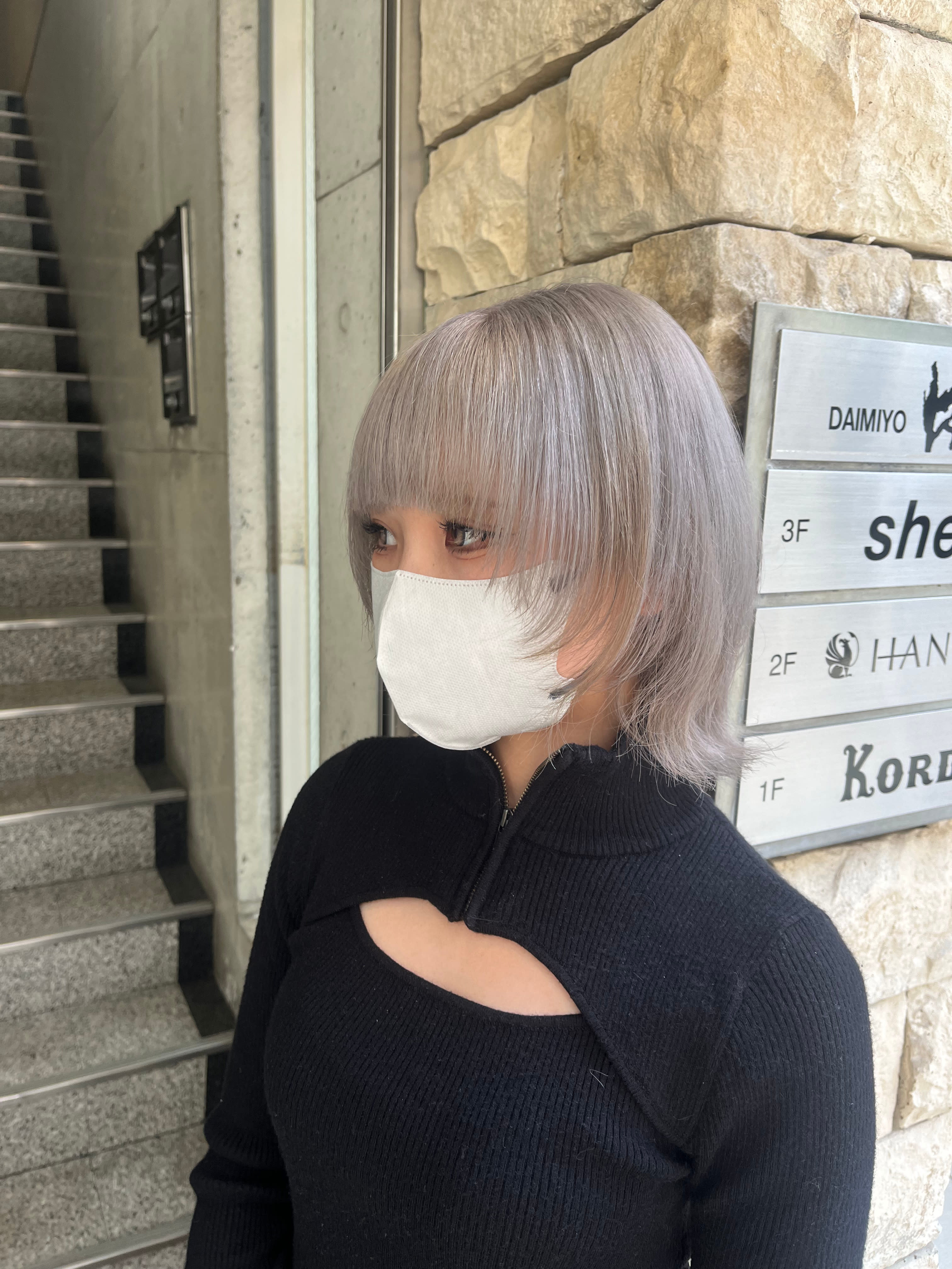 エクステ・ブリーチ・髪質改善・縮毛矯正専門店 EDeN MAeD 天神店【エクステ ブリーチ カミシツカイゼン シュクモウキョウセイセンモンテン エデンメイド テンジンテン】のスタイル紹介。ホワイトシルバー