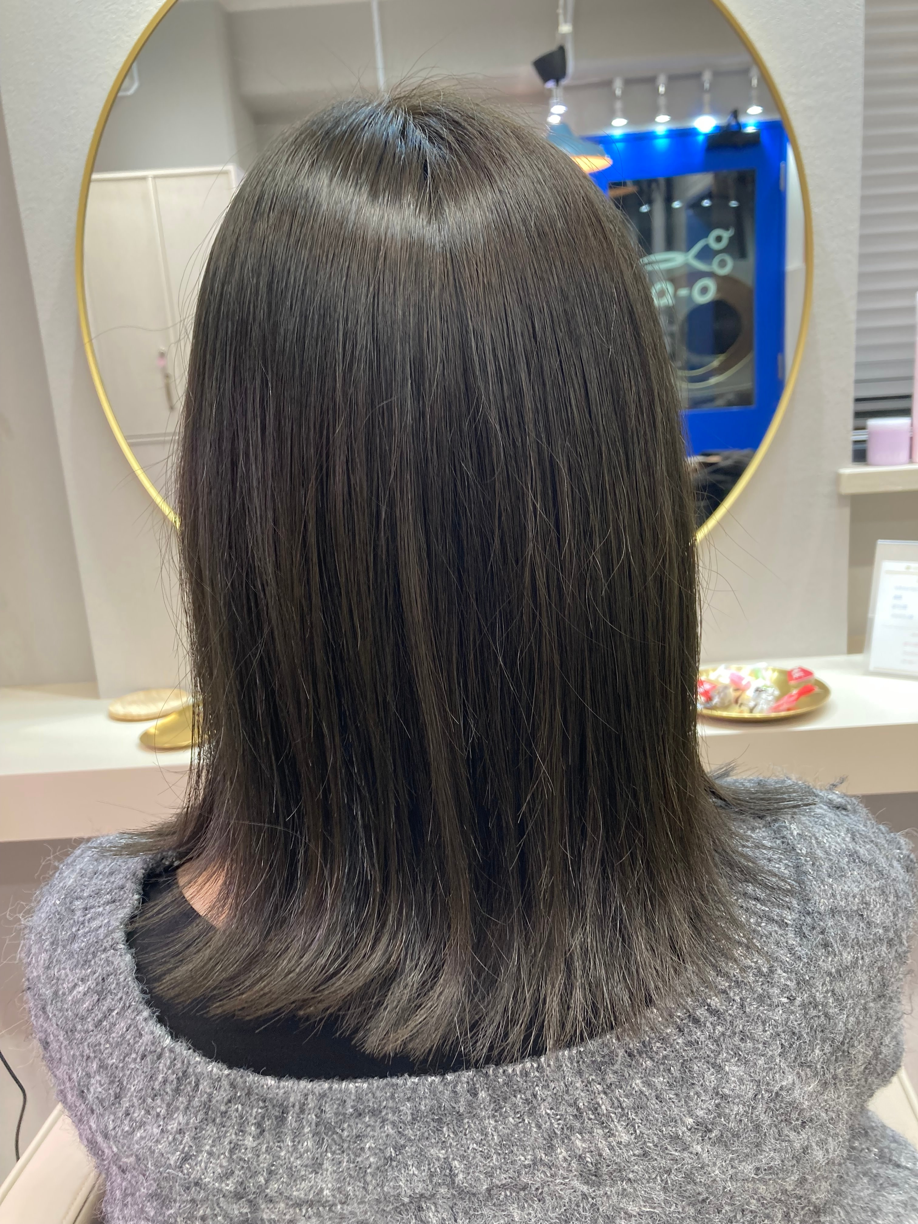 a-o 花咲町【アオ ハナサキチョウ】のスタイル紹介。外ハネミディアムスタイル