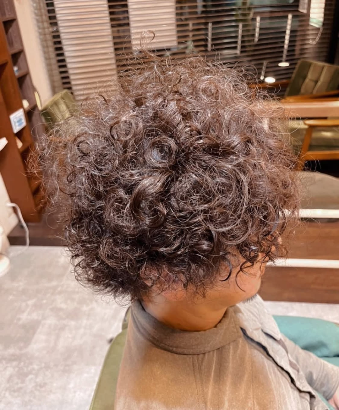 hair&relaxation salon Hot Naps【ヘアーアンドリラクゼーションサロンホットナップス】のスタイル紹介。ランダムスパイラルパーマ