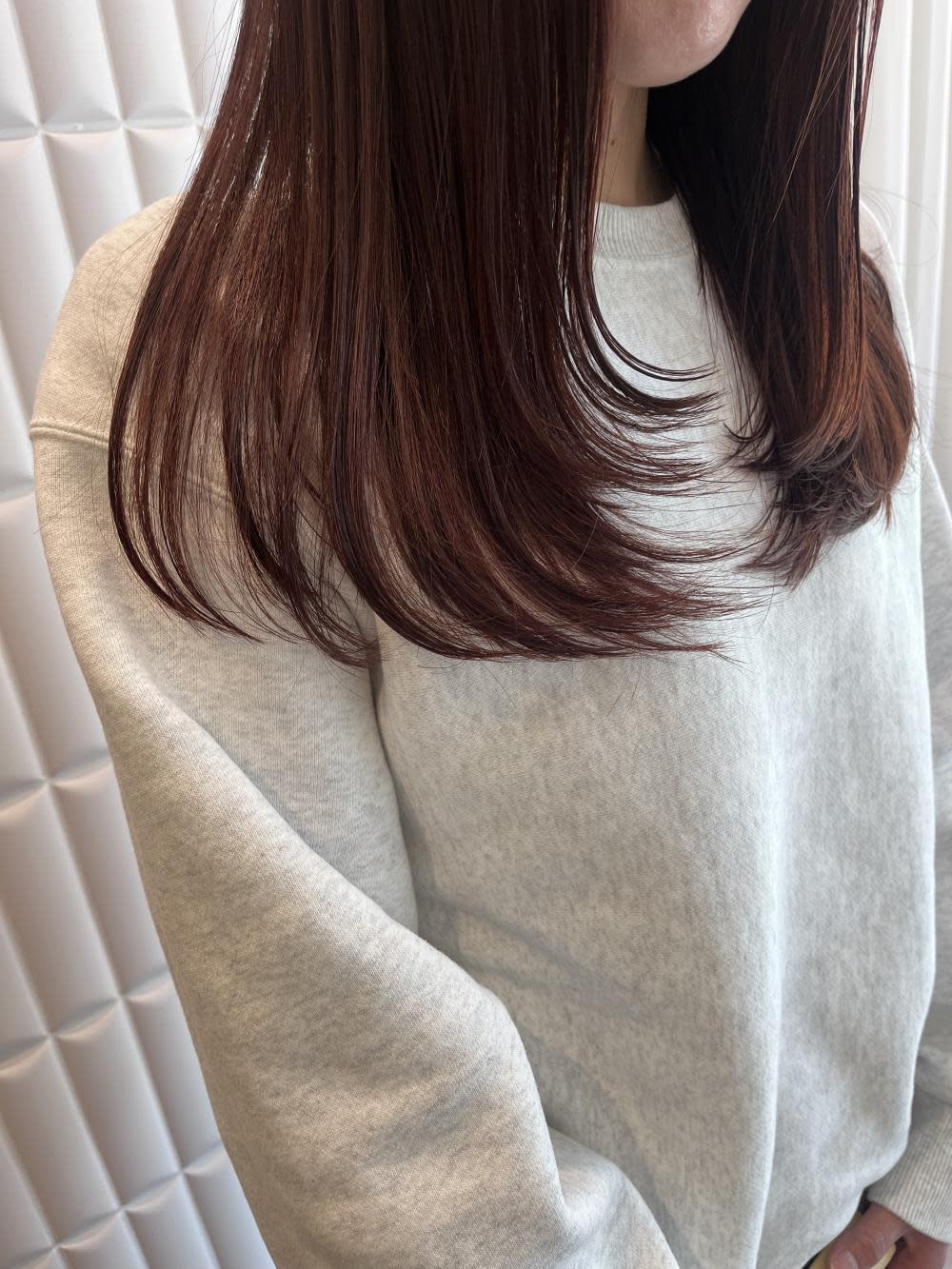 半個室型美容室 Sourire 馬出店【ハンコシツガタビヨウシツスーリールマイダシ】のスタイル紹介。顔まわりレイヤー