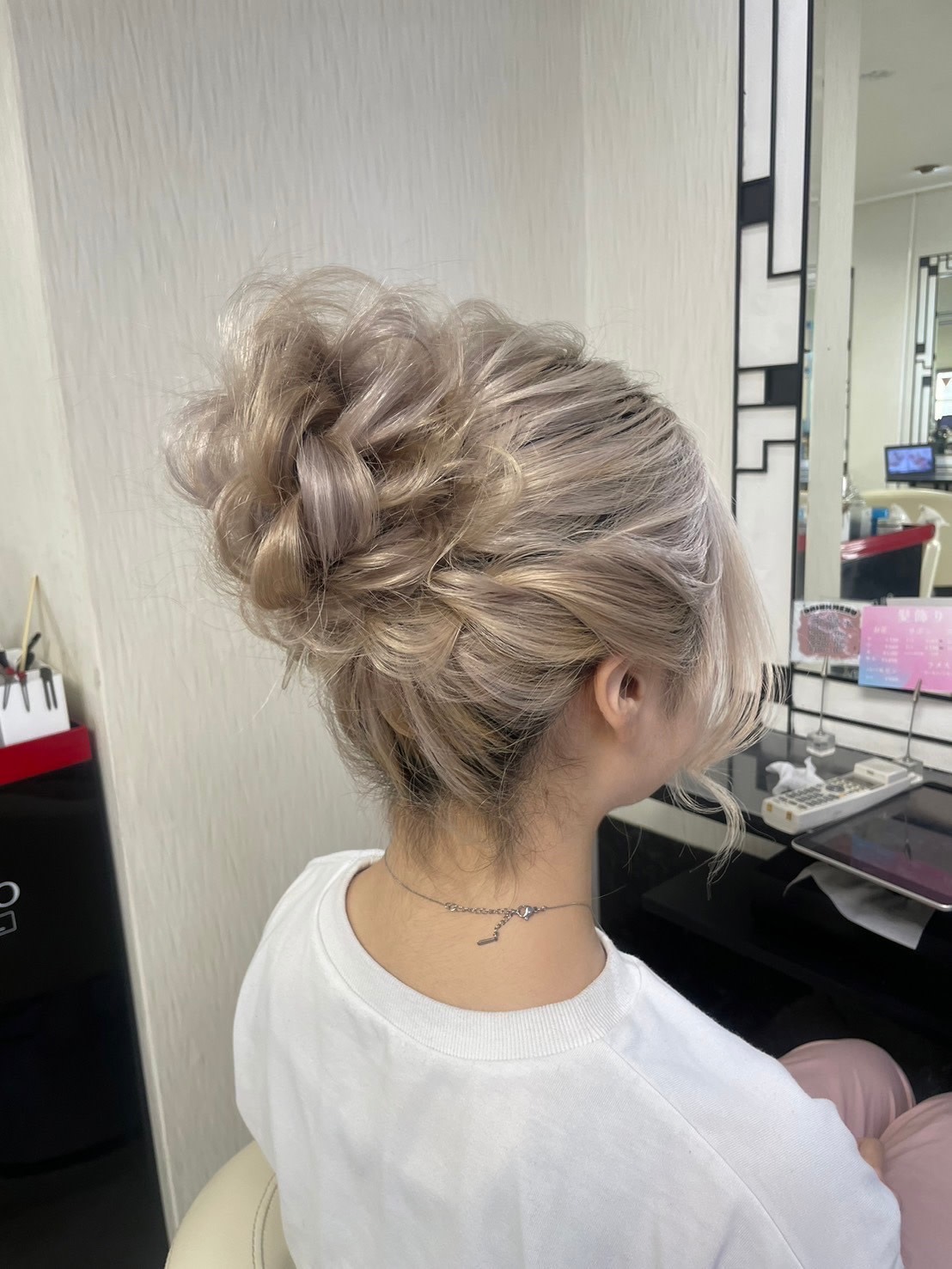 BELLEGROW【ベルグロー】のスタイル紹介。成人式や卒業式にもおすすめ！華やかシニヨンスタイル♪