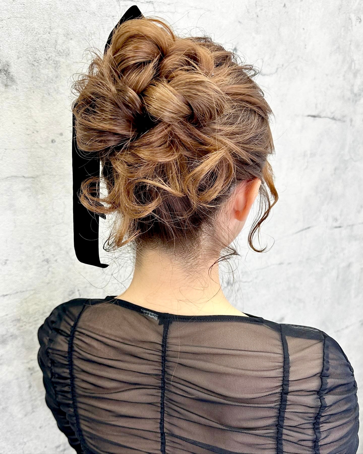 HAIR SET STUDIO la cachette【ヘアセットスタジオ ラ カシェット】【ヘアセットスタジオ ラ カシェット】のスタイル紹介。高めのボリュームアップスタイル