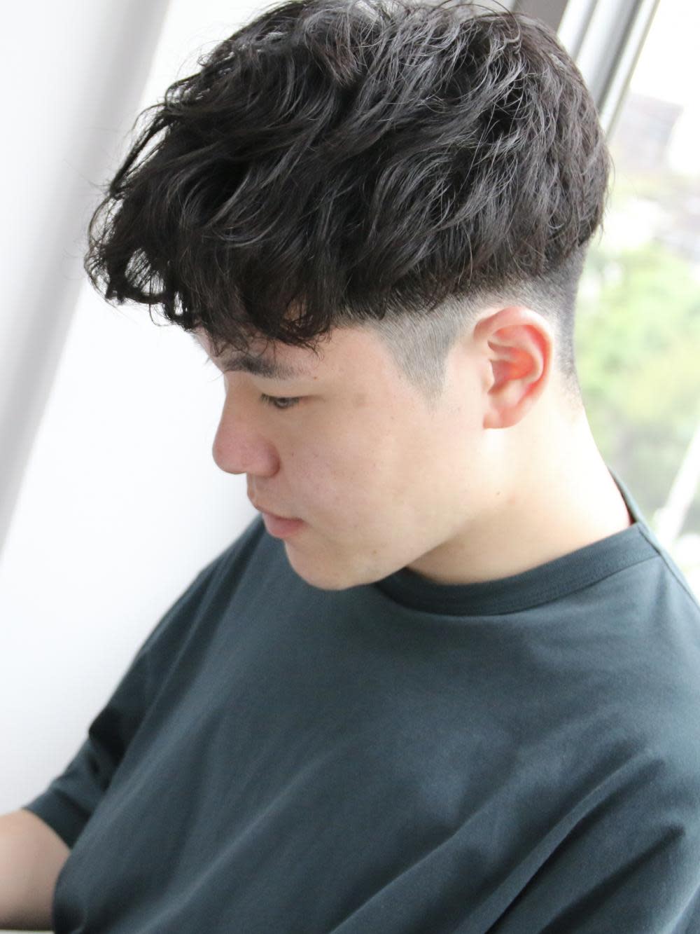 Shindy BARBER & MEN's STYLE SHOP【シンディ バーバーアンドメンズスタイルショップ】のスタイル紹介。スペインカール×ニュアンスパーマ