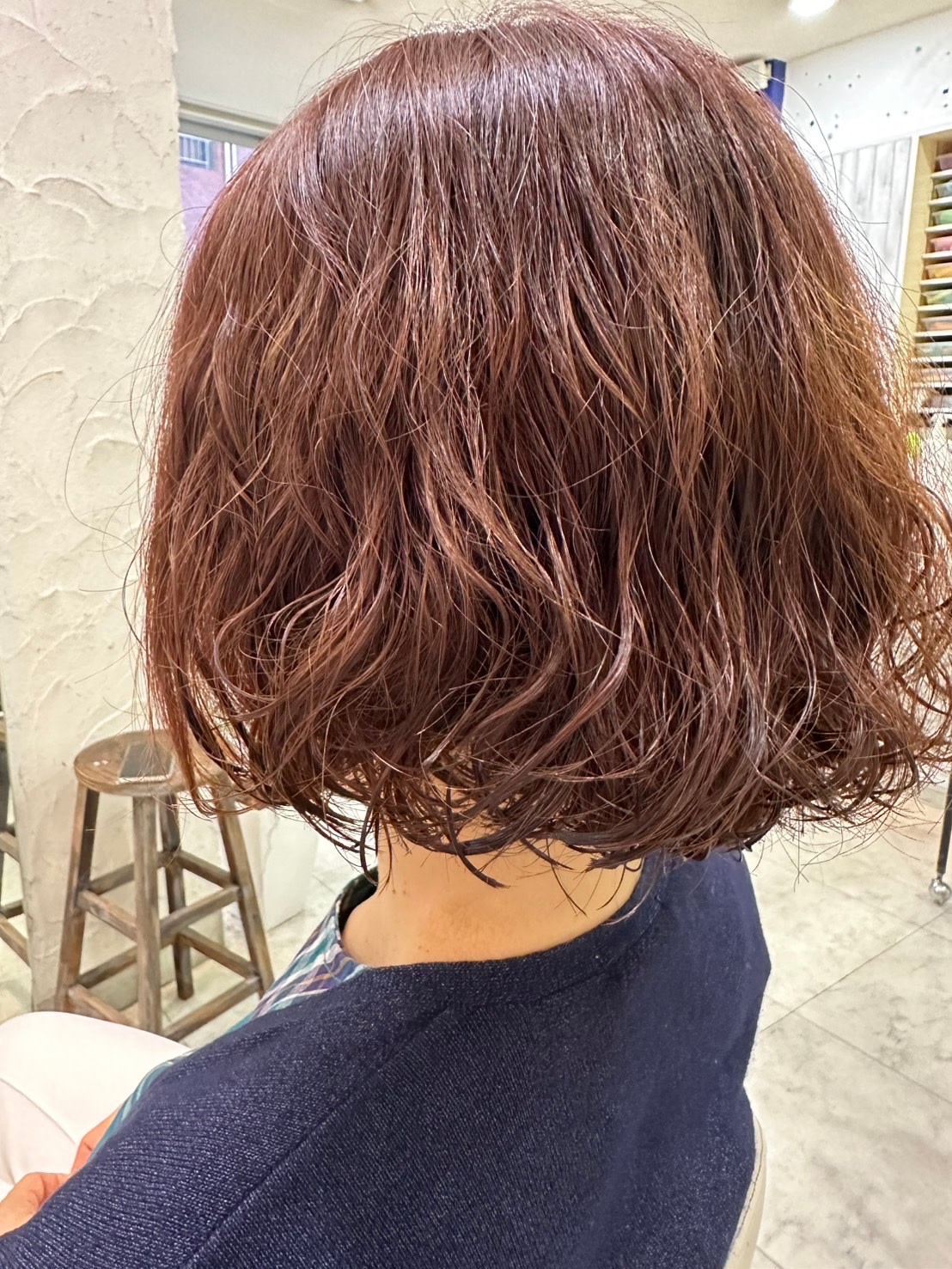 zilch hair【ヂルチヘアー】のスタイル紹介。赤みブラウン×くせ毛風パーマ／女性パーマスタイル