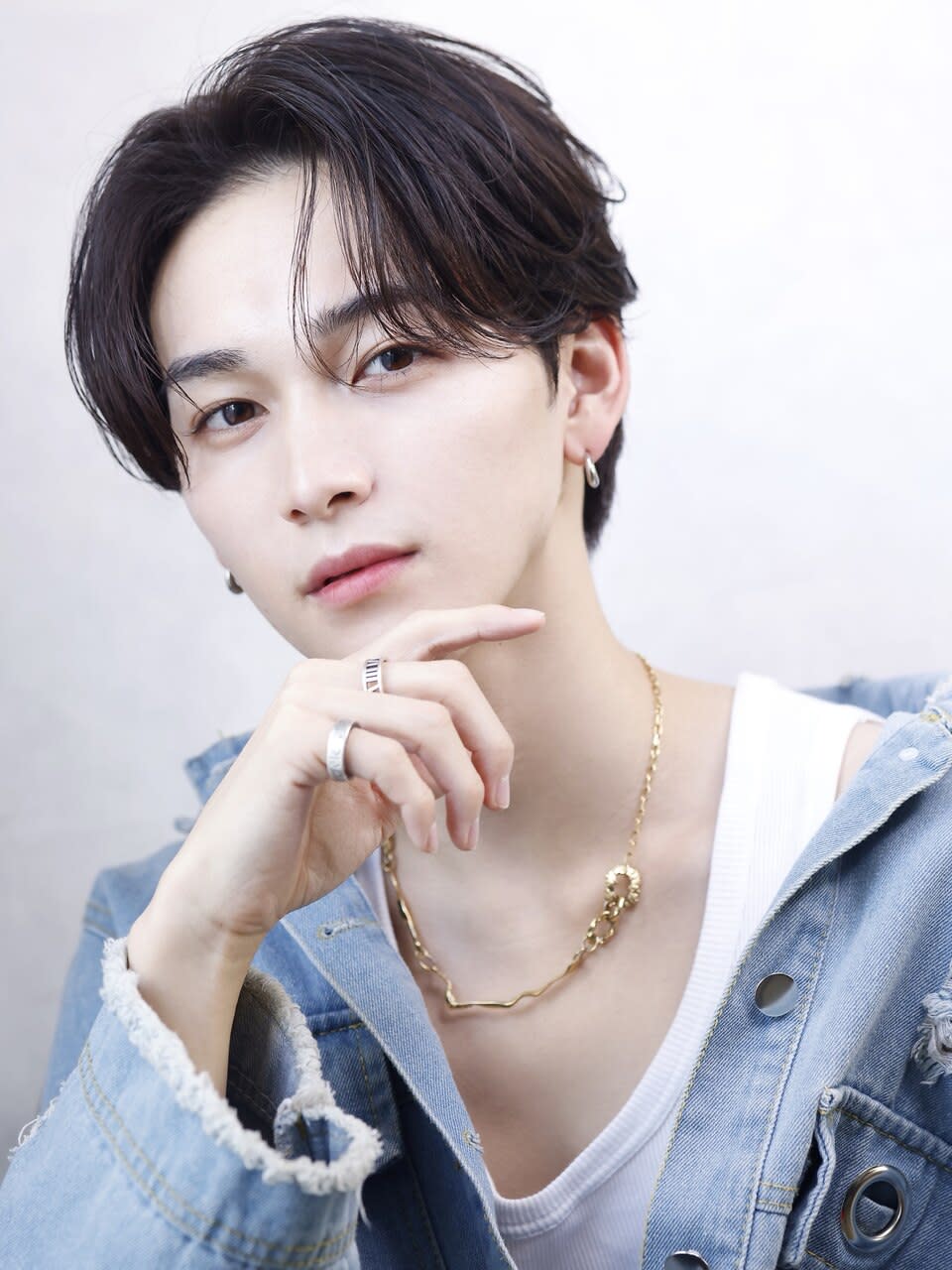 LIPPS hair 表参道【リップスヘアー】【リップスヘアー オモテサンドウ】のスタイル紹介。毛流れセンターパート【ニュアンスパーマ】